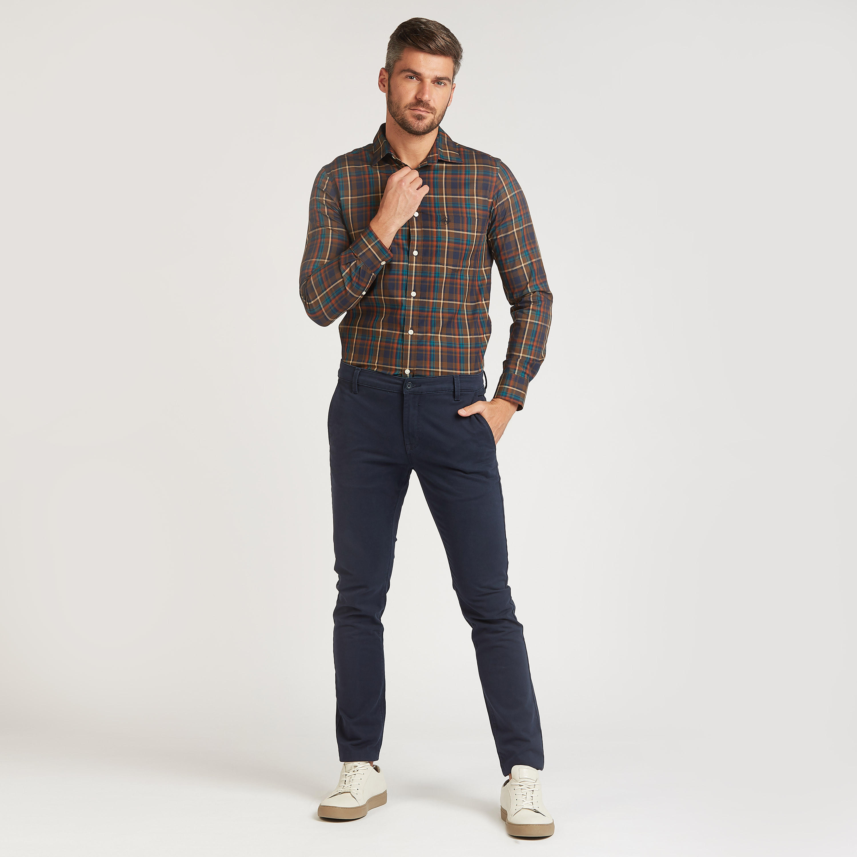 قميص كاروهات بأكمام طويلة وياقة عادية من آرو-men-clothing-shirts-image-2