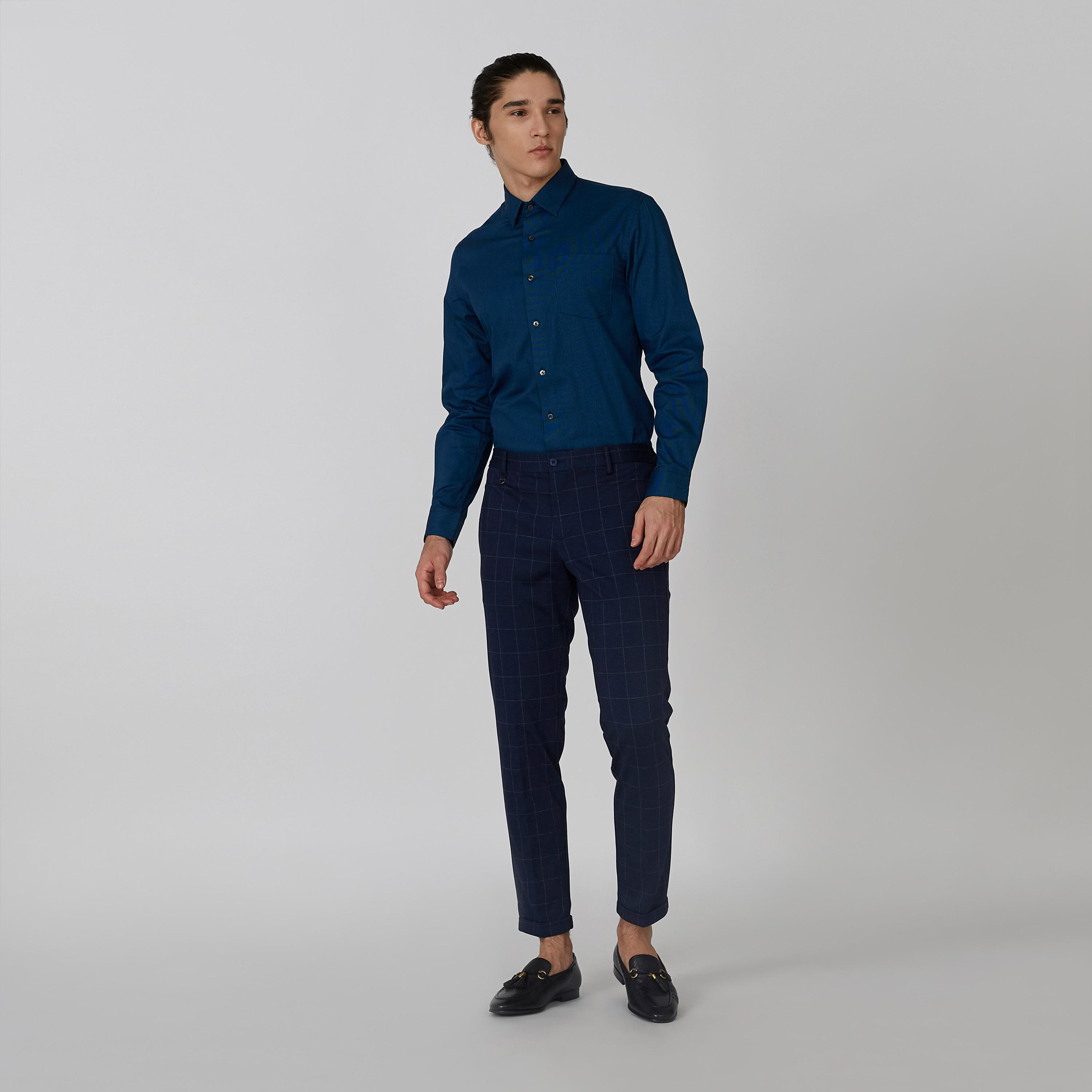 قميص سليم بارز الملمس بياقة عاديّة وأكمام طويلة من آرو-men-clothing-shirts-image-1