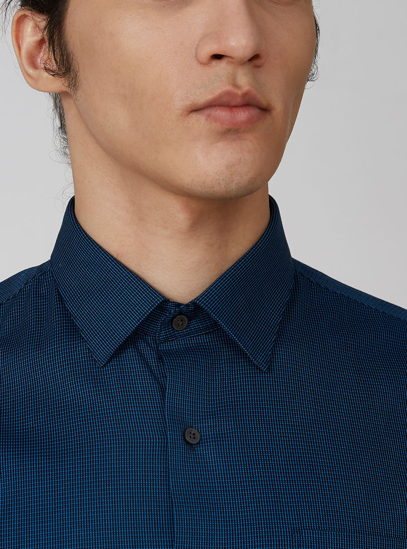 قميص سليم بارز الملمس بياقة عاديّة وأكمام طويلة من آرو-men-clothing-shirts-image-5