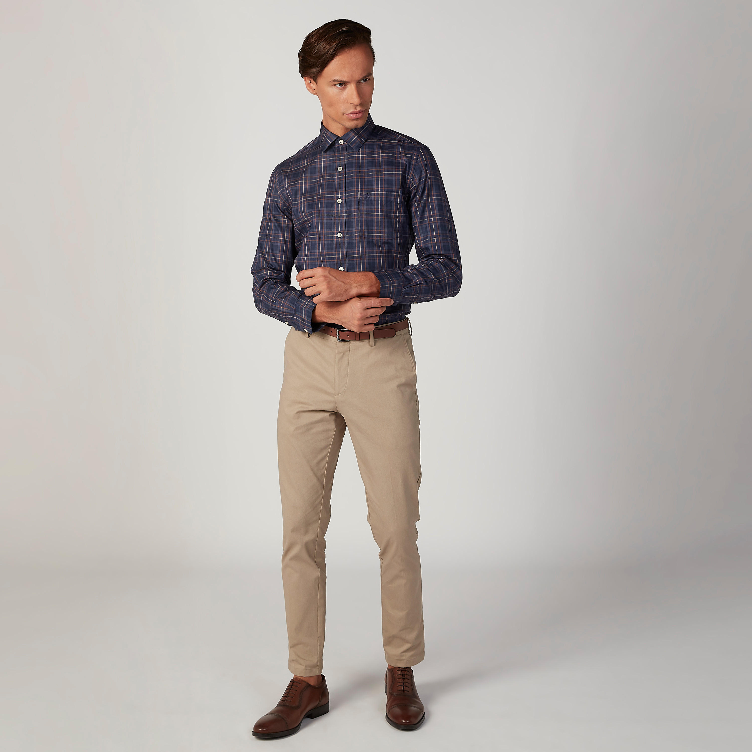 قميص مربعات بأكمام طويلة وجيب من آرو-men-clothing-shirts-image-2