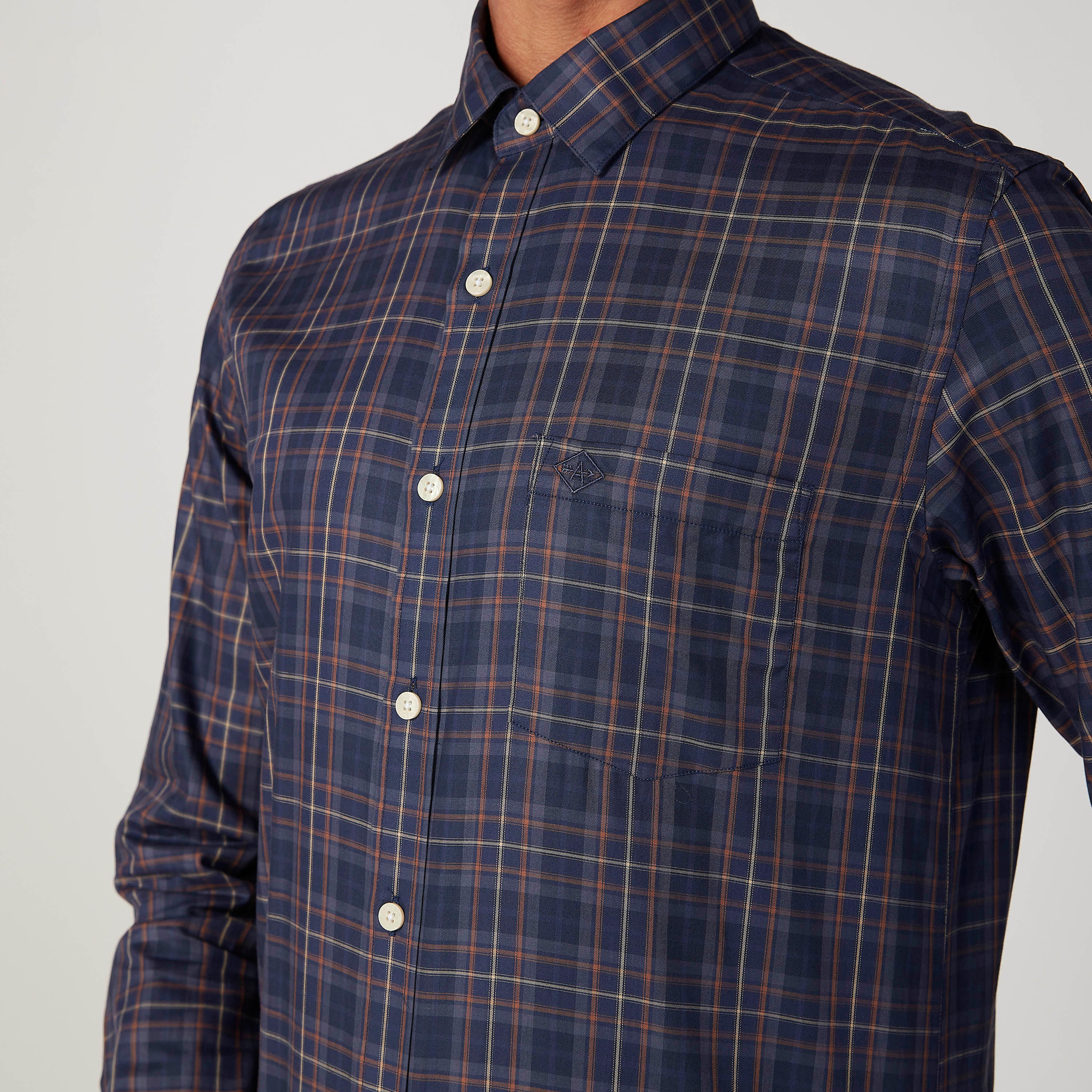قميص مربعات بأكمام طويلة وجيب من آرو-men-clothing-shirts-image-3