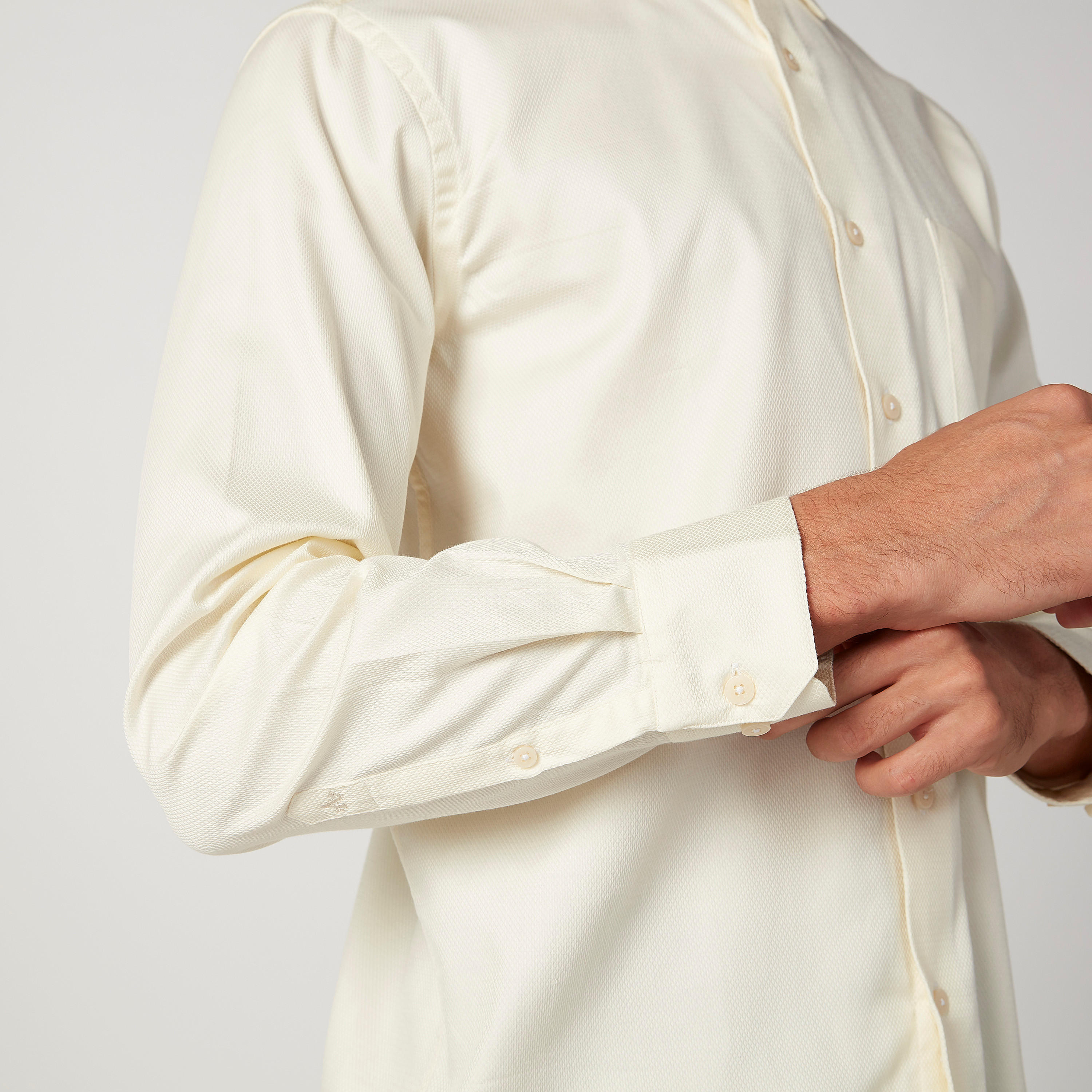 قميص بارز الملمس بأكمام طويلة وجيب من آرو-men-clothing-shirts-image-4