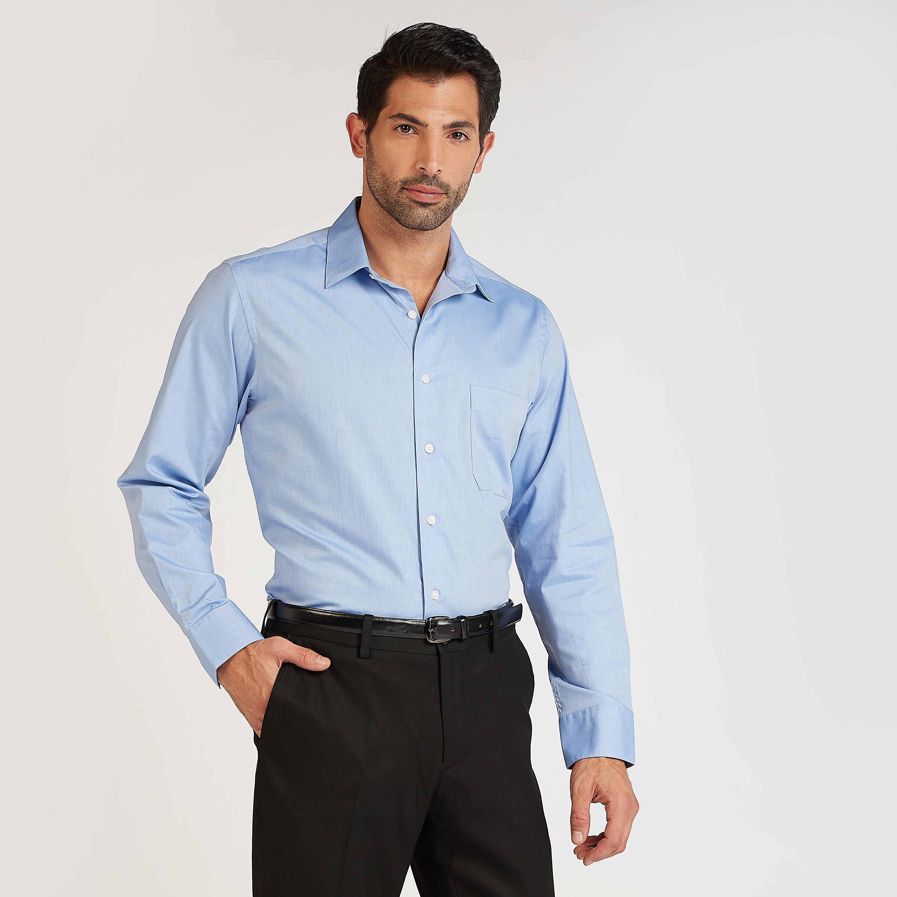 قميص رسمي سهل الكي بارز الملمس بأكمام طويلة وجيب على الصدر-men-clothing-shirts-image-1