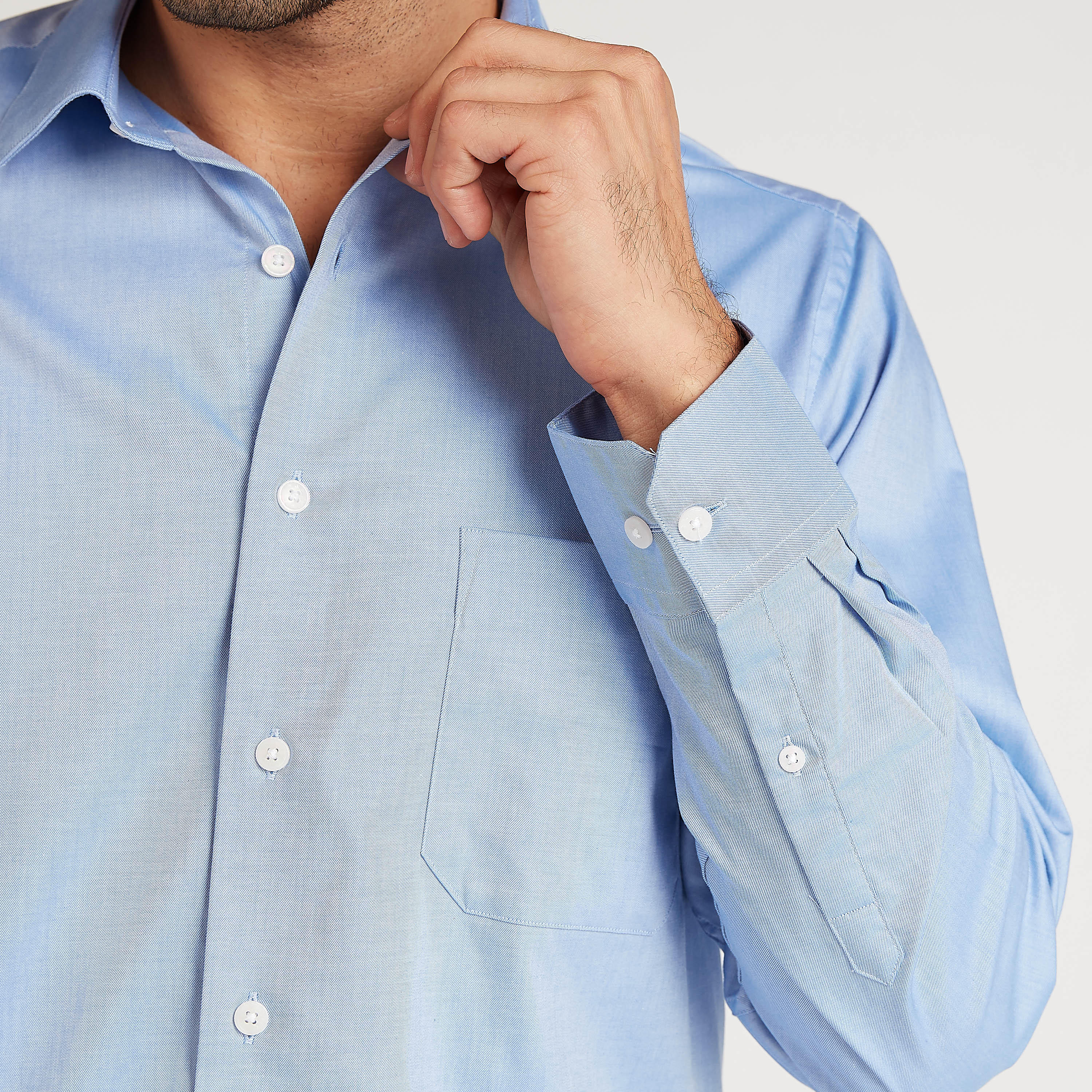 قميص رسمي سهل الكي بارز الملمس بأكمام طويلة وجيب على الصدر-men-clothing-shirts-image-3
