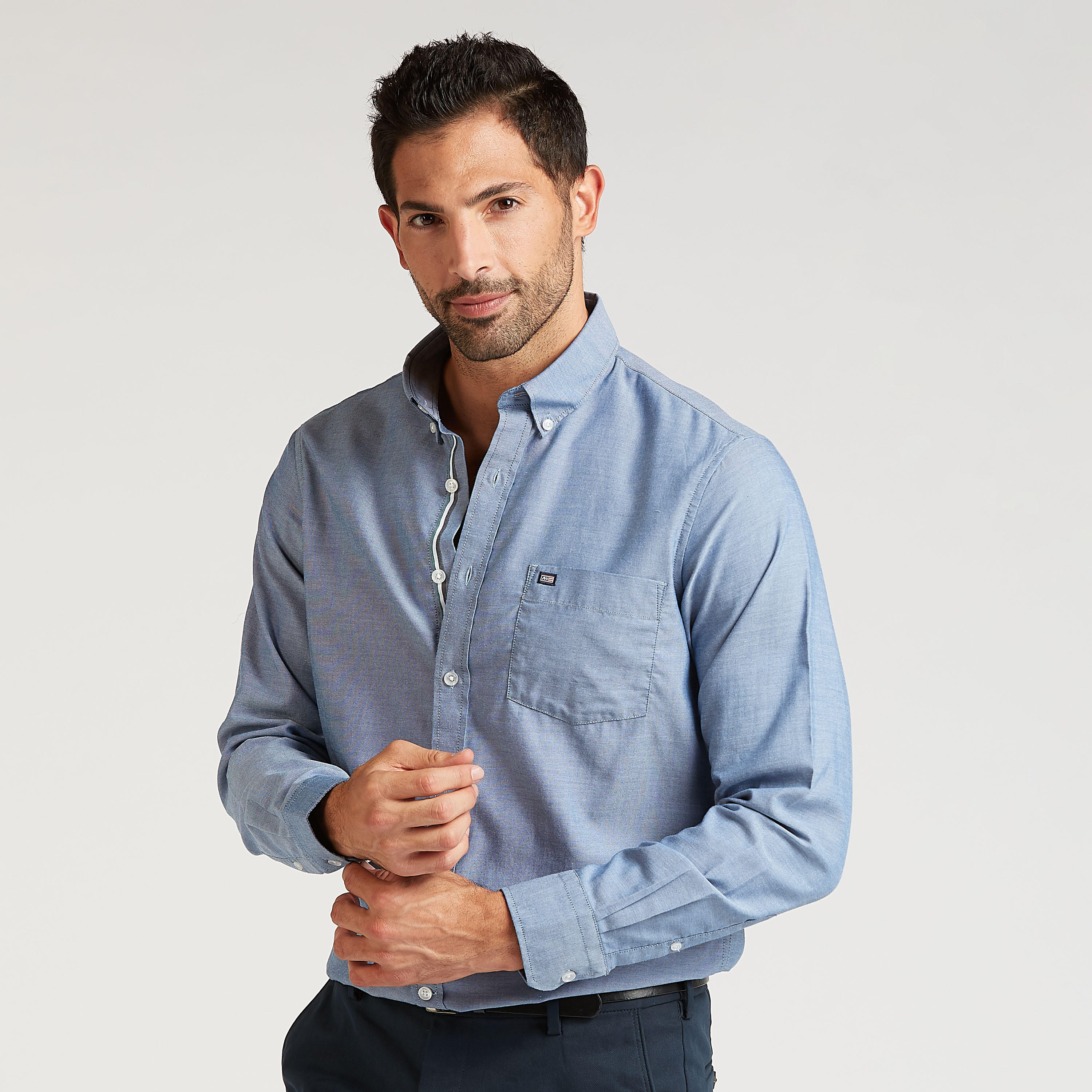 قميص رسمي بارز الملمس بياقة عاديّة وأكمام طويلة من آرو-men-clothing-shirts-image-6