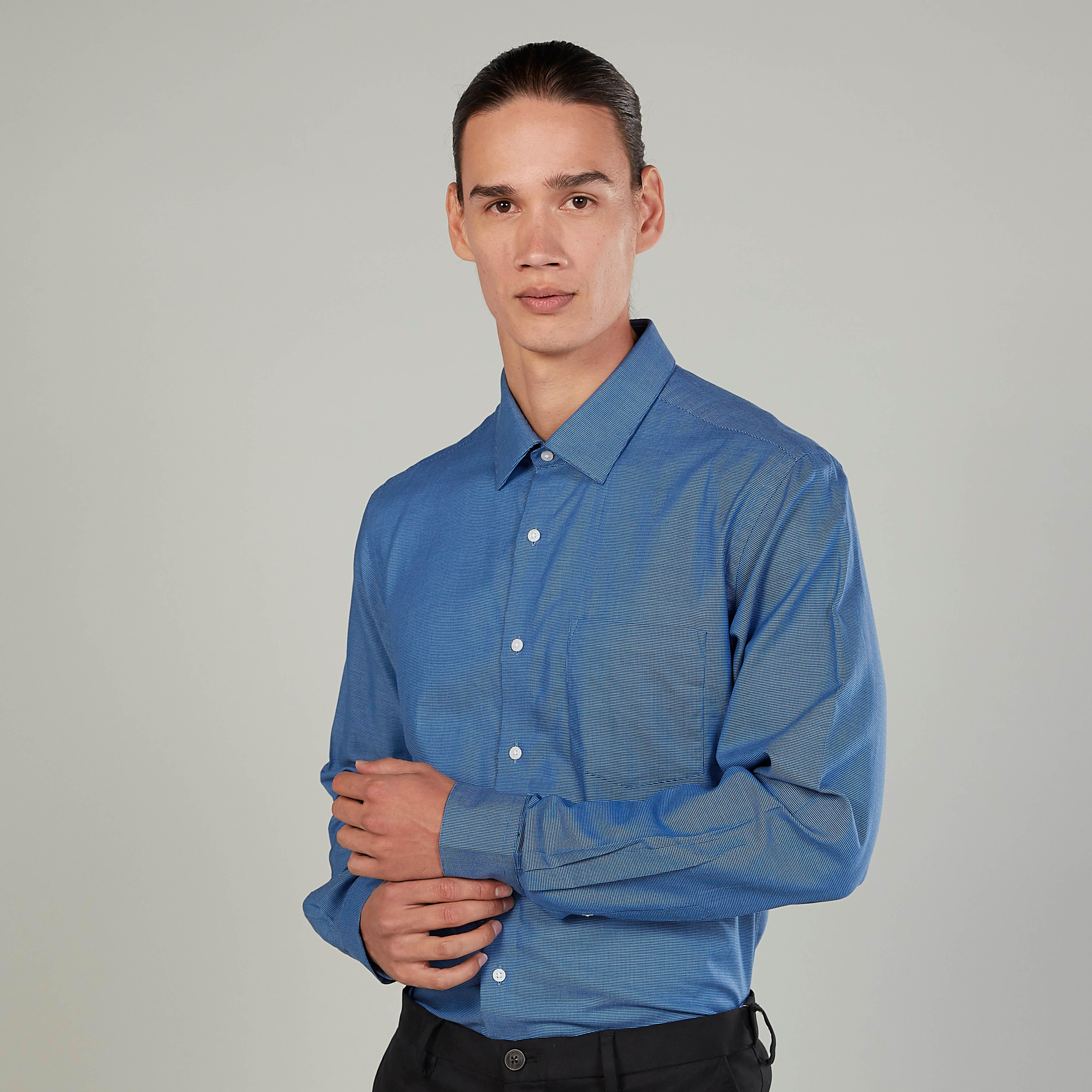 قميص بارز الملمس بأكمام طويلة وجيب على الصدر من آرو-men-clothing-shirts-image-1