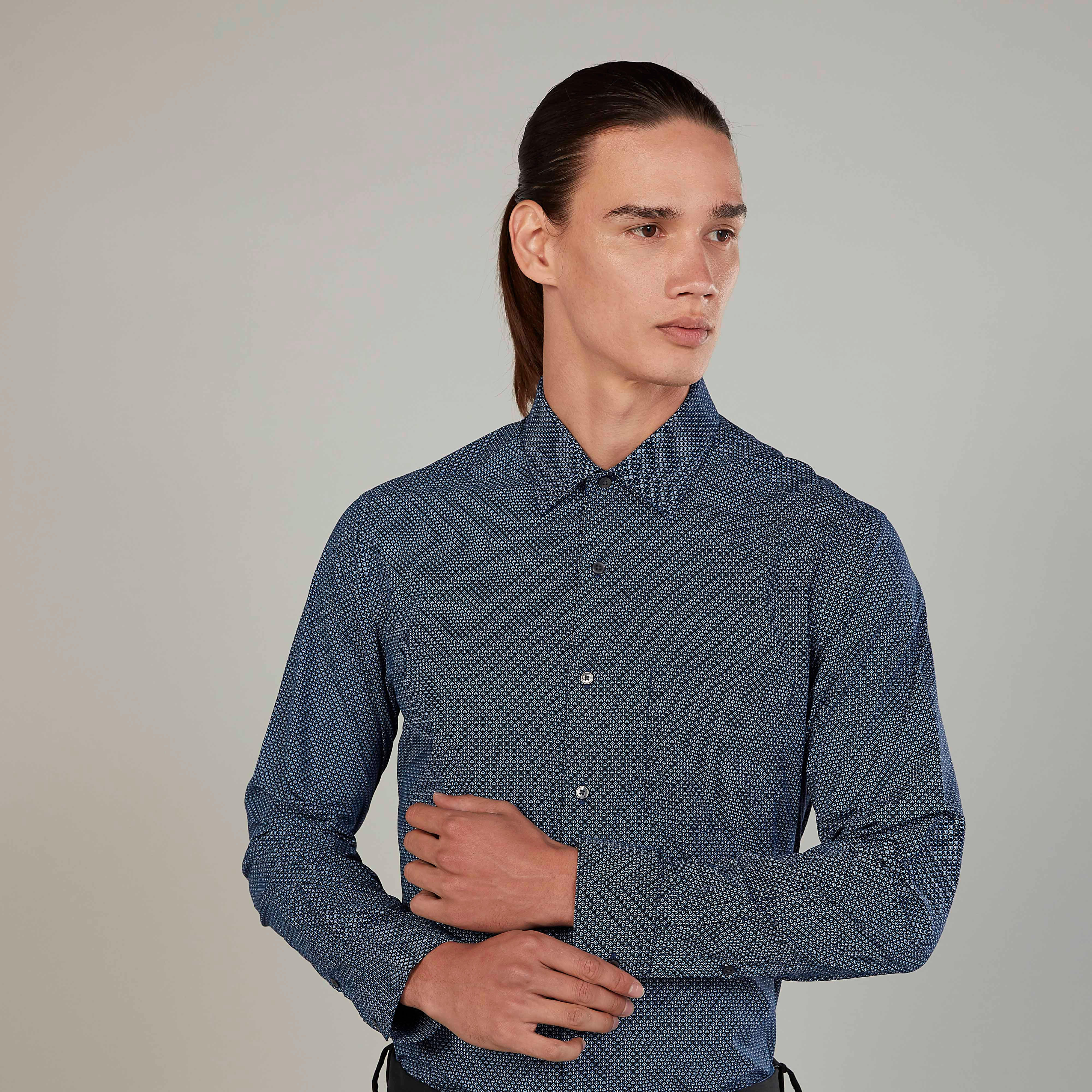 قميص بأكمام طويلة وجيب على الصدر وطبعات من آرو-men-clothing-shirts-image-3