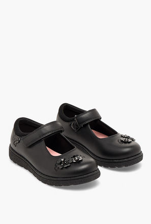 حذاء مدرسي بزينة زهور وشريط إغلاق لاصق للبنات من جونيورز-girls-shoes-schoolshoes-image-1