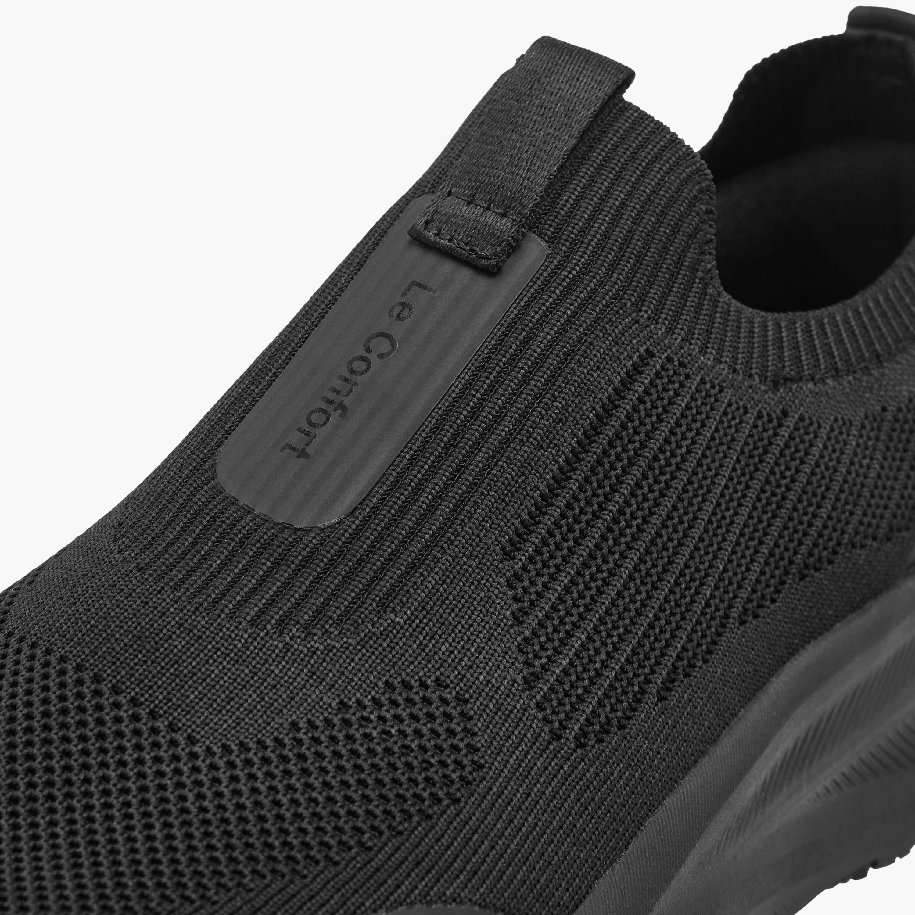 حذاء سنيكرز مريح سهل الارتداء بتفاصيل الشعار من لو كونفورت-men-shoes-sneakers-image-4