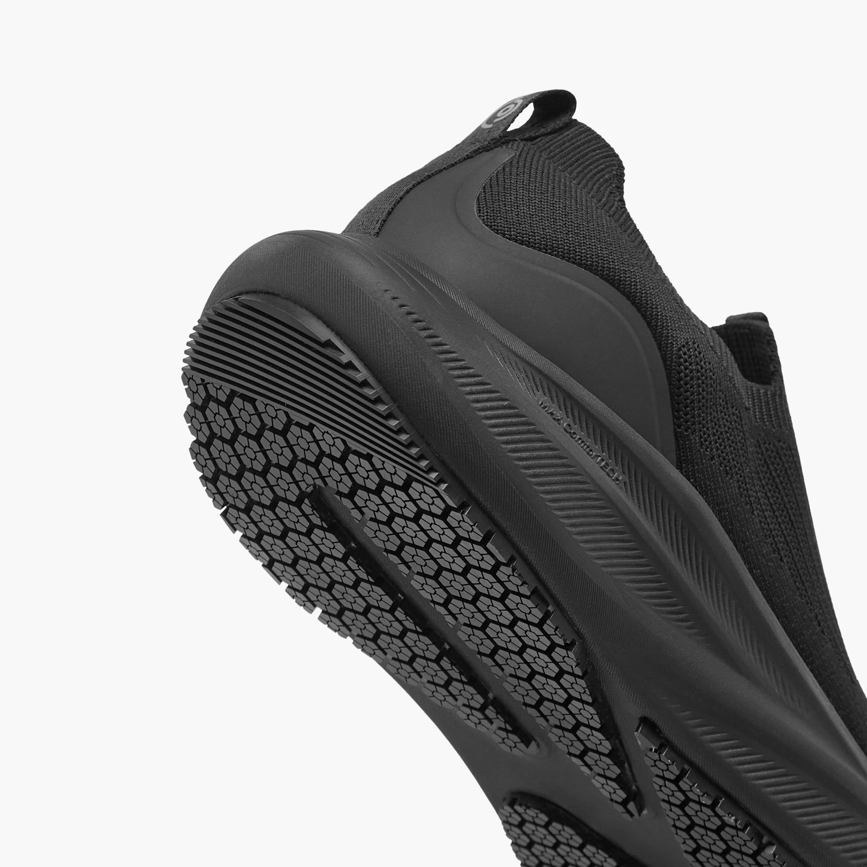 حذاء سنيكرز مريح سهل الارتداء بتفاصيل الشعار من لو كونفورت-men-shoes-sneakers-image-5