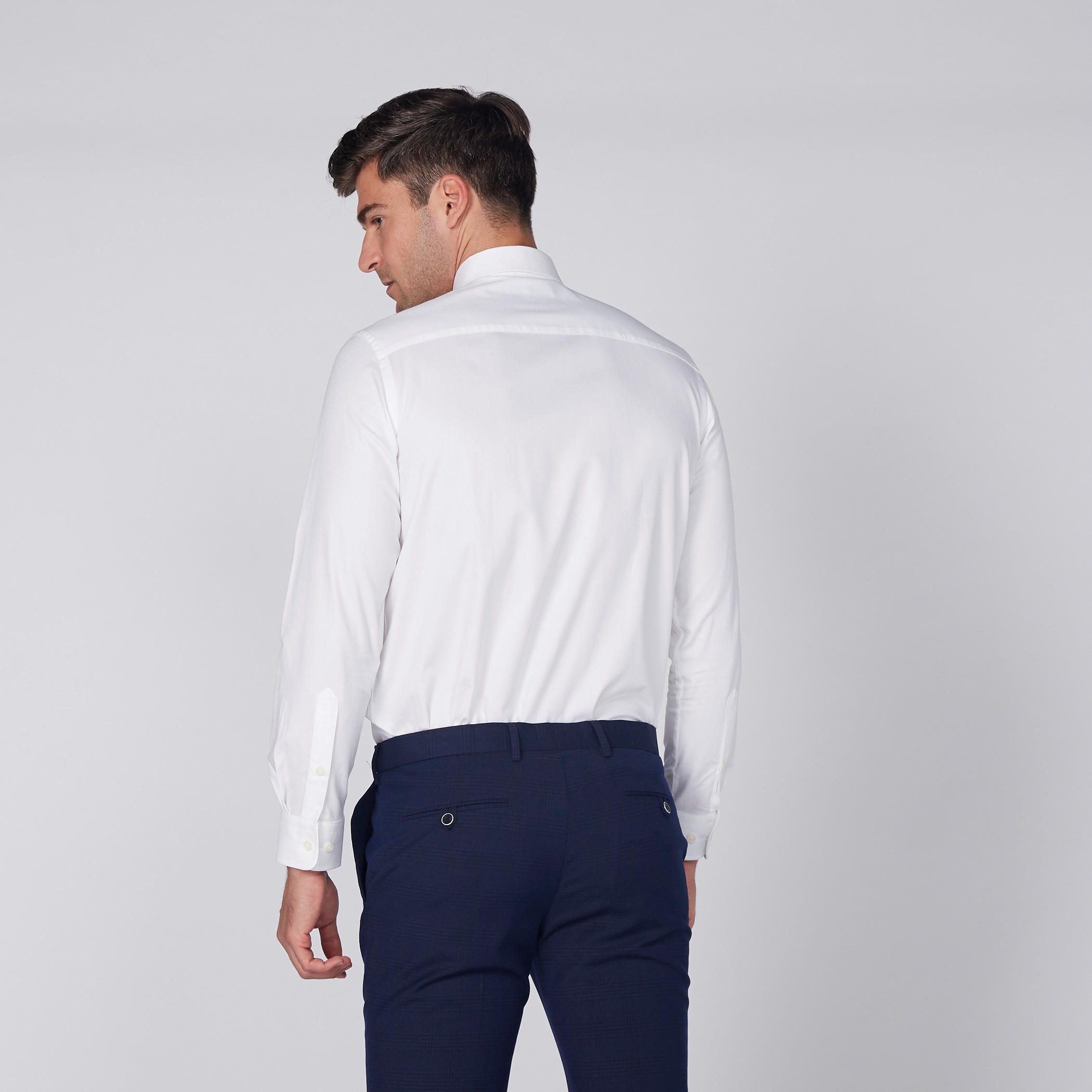 قميص رسمي بأكمام طويلة وياقة واسعة-men-clothing-shirts-image-3