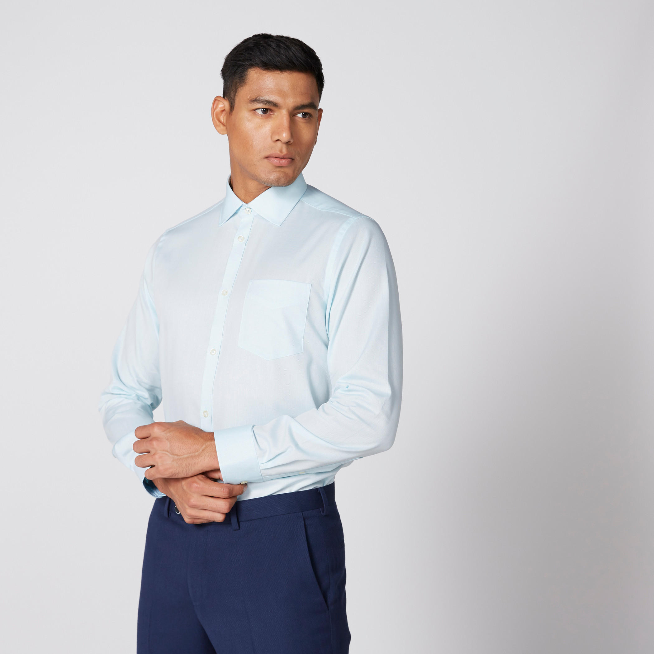 قميص بأكمام طويلة وتفاصيل جيوب-men-clothing-shirts-image-3