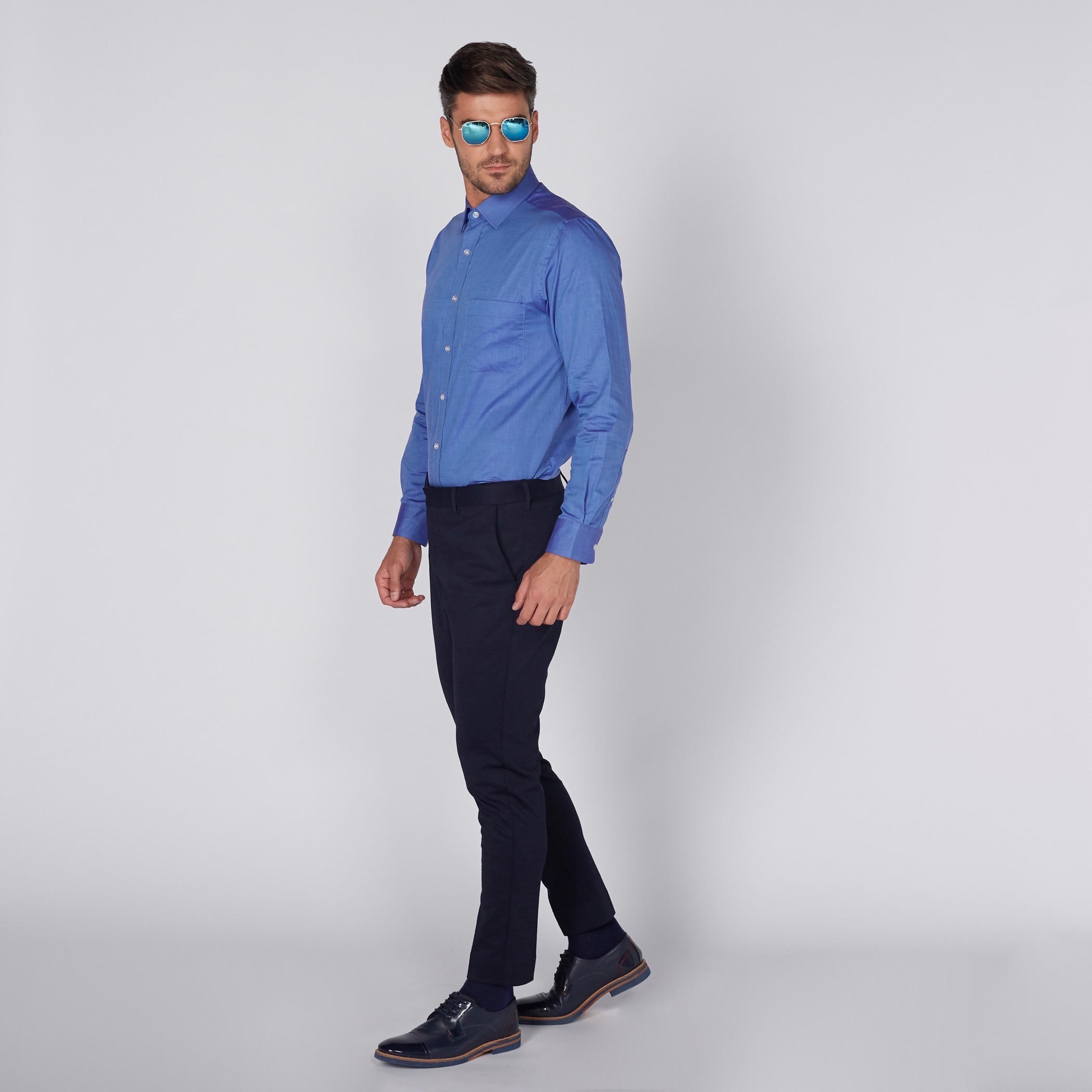 بنطال طويل بقصّة ضيّقة-men-clothing-bottoms-trousersandchinos-trousers-image-2