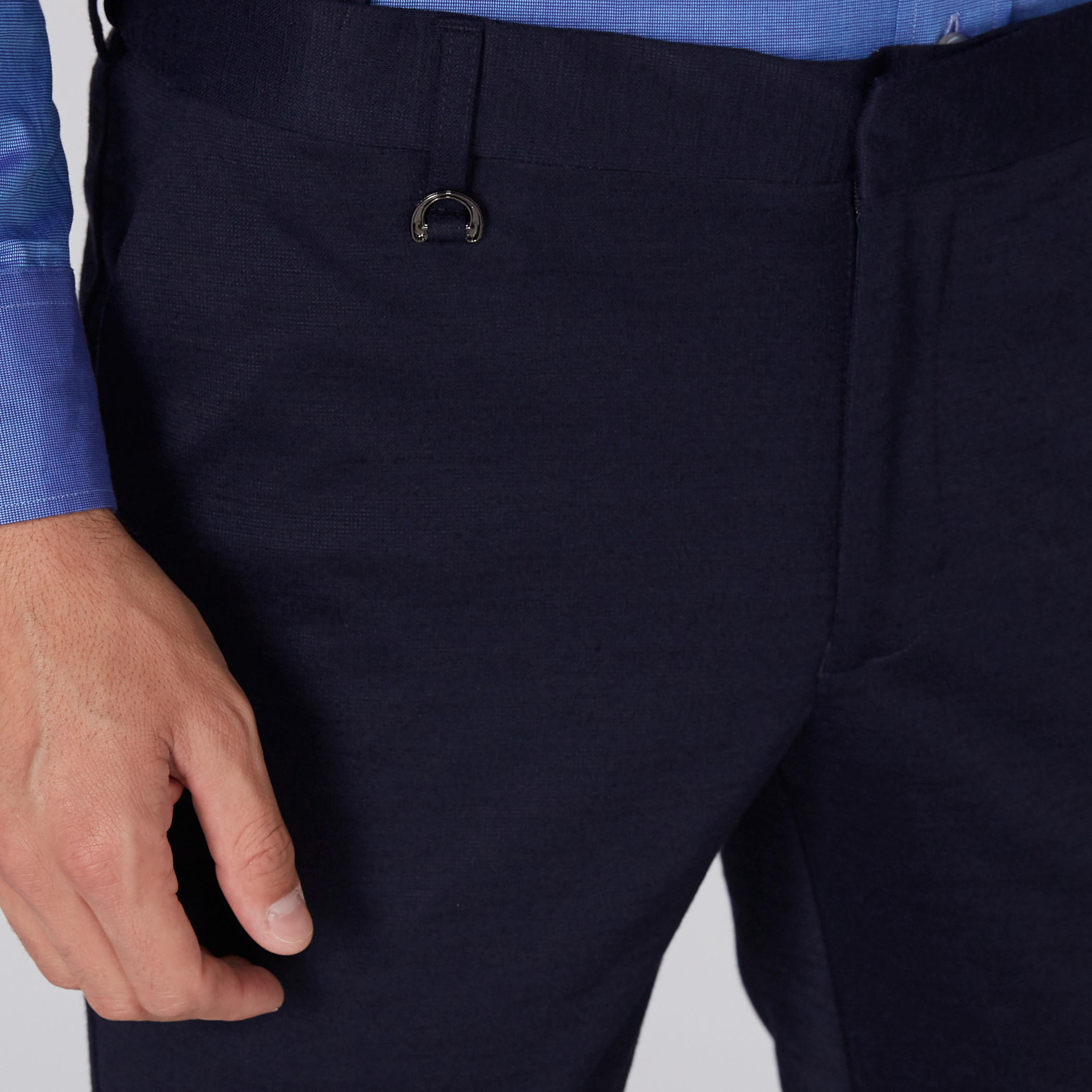 بنطال طويل بقصّة ضيّقة-men-clothing-bottoms-trousersandchinos-trousers-image-3