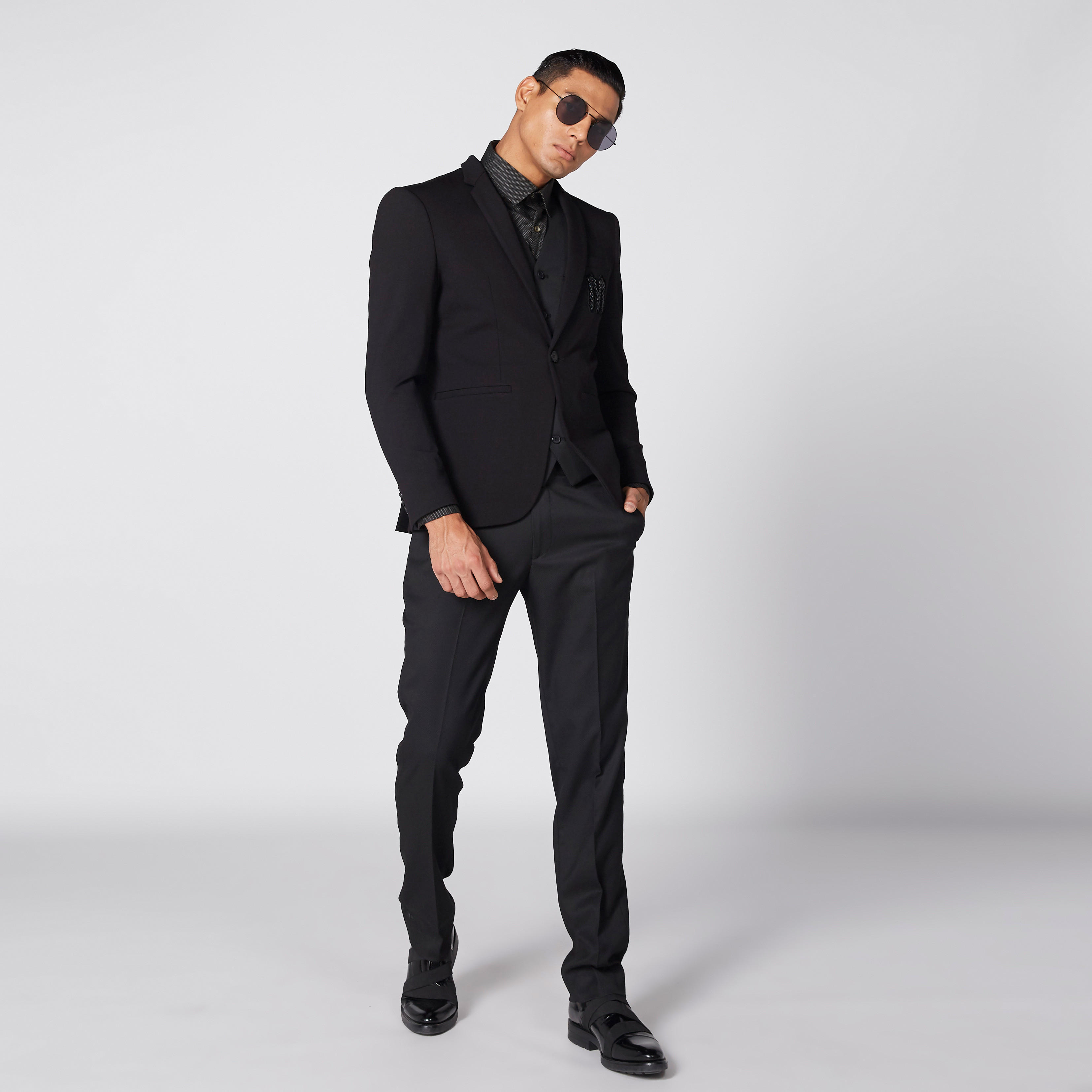 بنطال طويل بارز الملمس بزر إغلاق وجيوب-men-clothing-bottoms-trousersandchinos-trousers-image-1