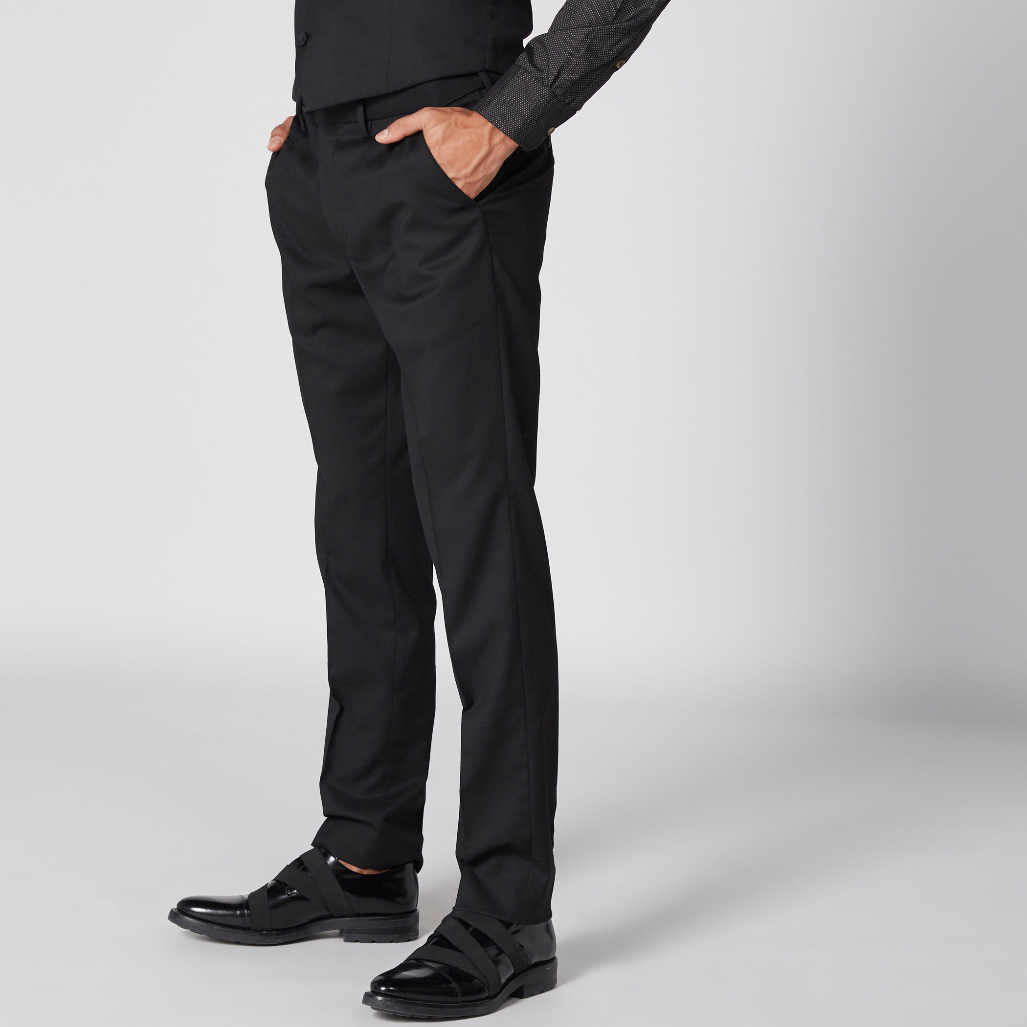 بنطال طويل بارز الملمس بزر إغلاق وجيوب-men-clothing-bottoms-trousersandchinos-trousers-image-5