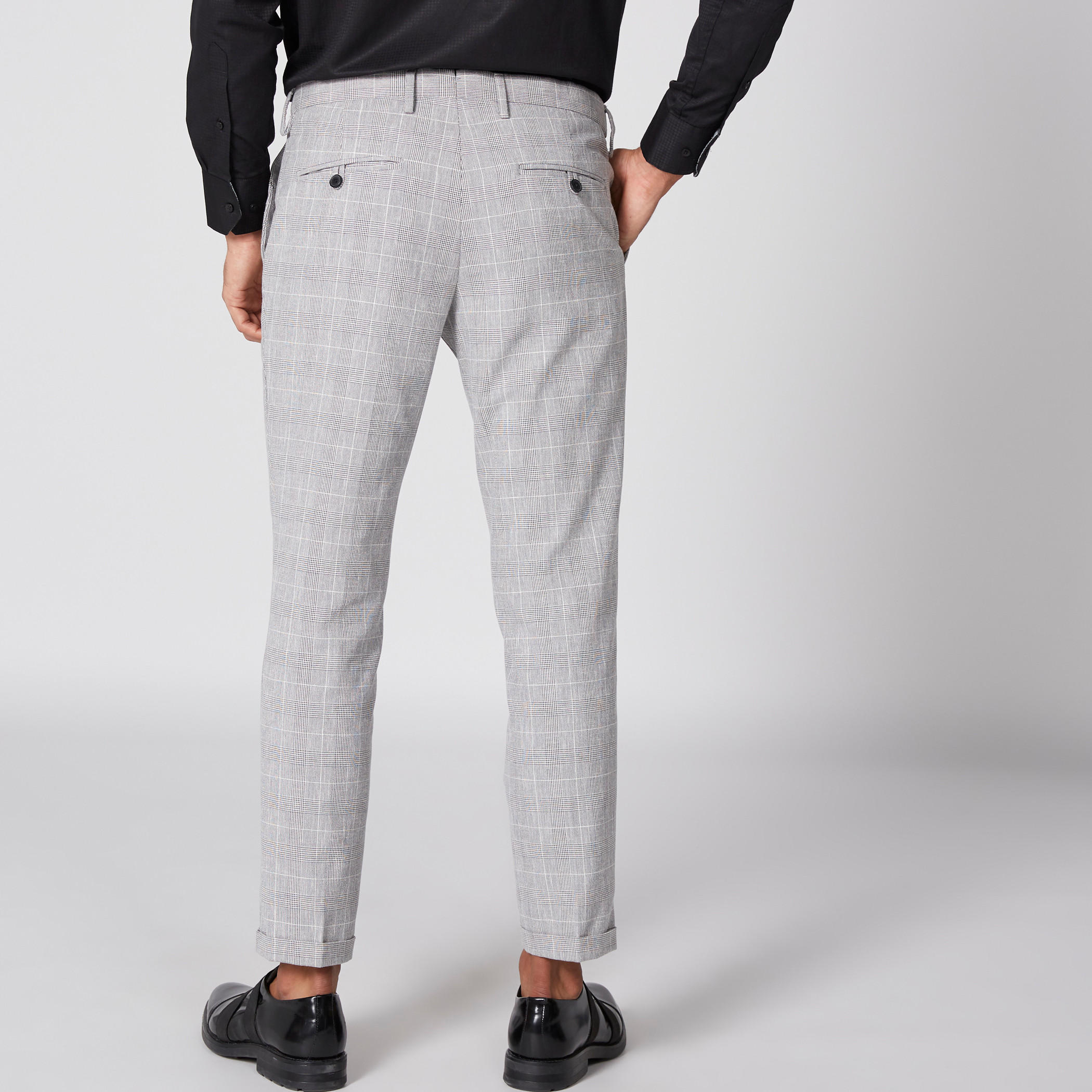 بنطال كاروهات طويل بزر إغلاق وجيوب-men-clothing-bottoms-trousersandchinos-trousers-image-5