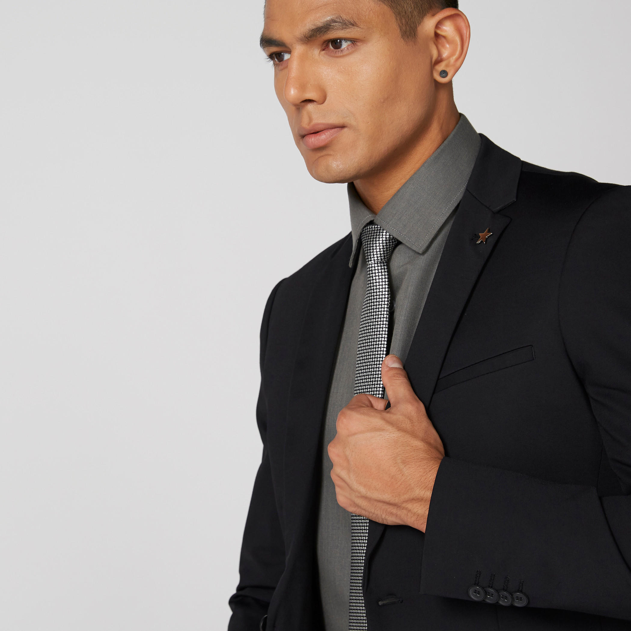جاكيت بدلة بقصة مطابقة للجسم وياقة طويلة وأكمام طويلة-men-winterwear-jacketsandblazers-image-3