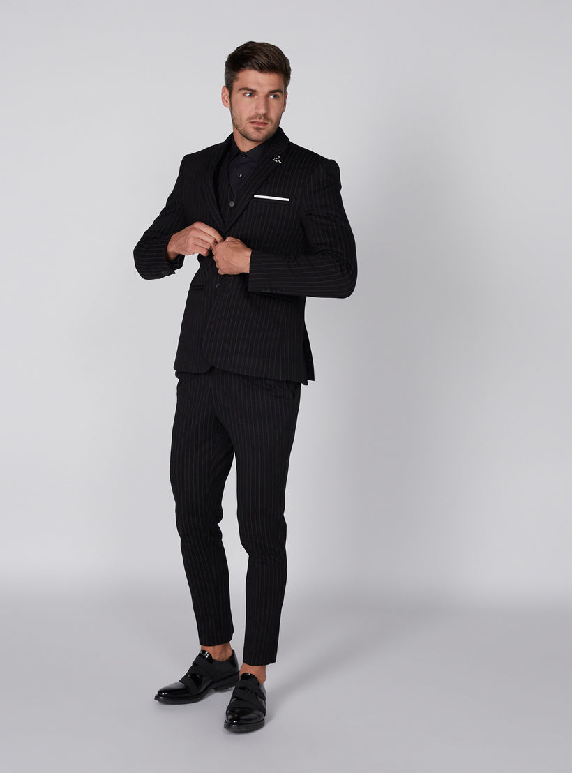 بدلة مقلّمة بياقة طويلة-men-winterwear-jacketsandblazers-image-1