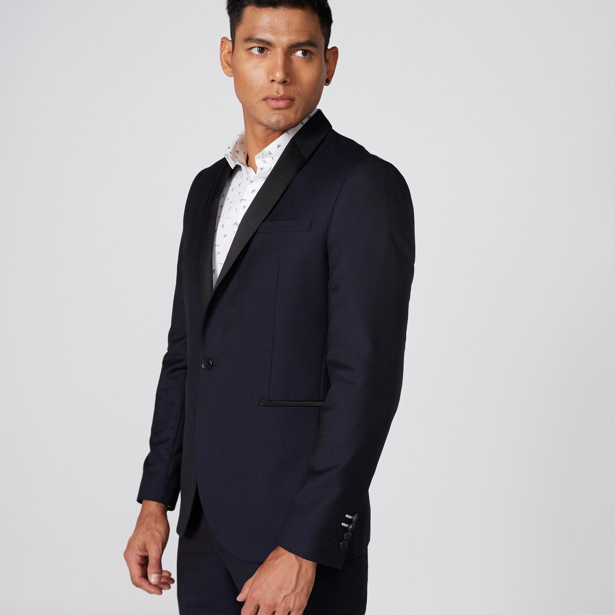 جاكيت بليزر بياقة طويلة وأكمام وجيوب-men-clothing-jacketsandblazers-jackets-image-1