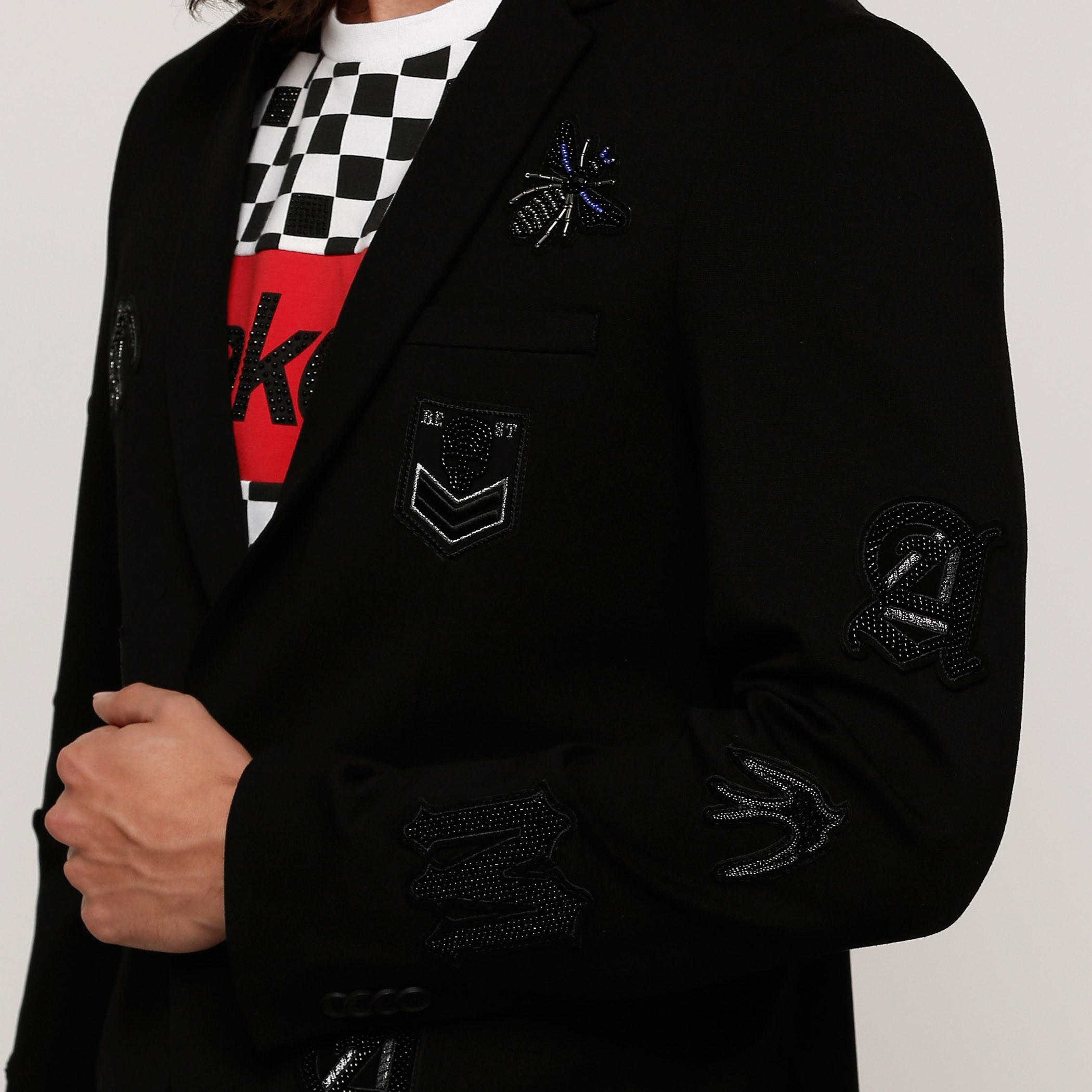 جاكيت بأكمام طويلة مزيّن بزخارف-men-clothing-jacketsandblazers-jackets-image-4