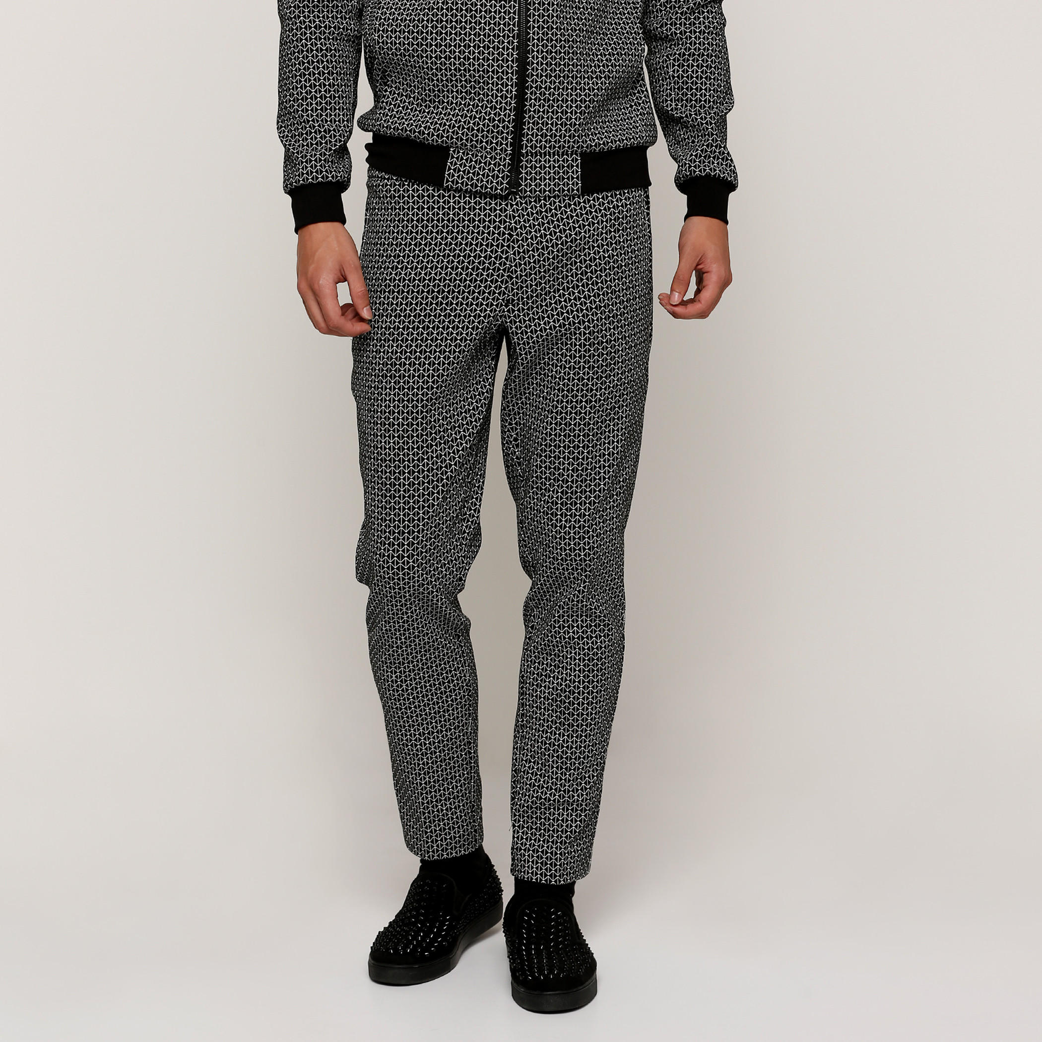 بنطال طويل بجيوب وطبعات-men-clothing-bottoms-trousersandchinos-trousers-image-1