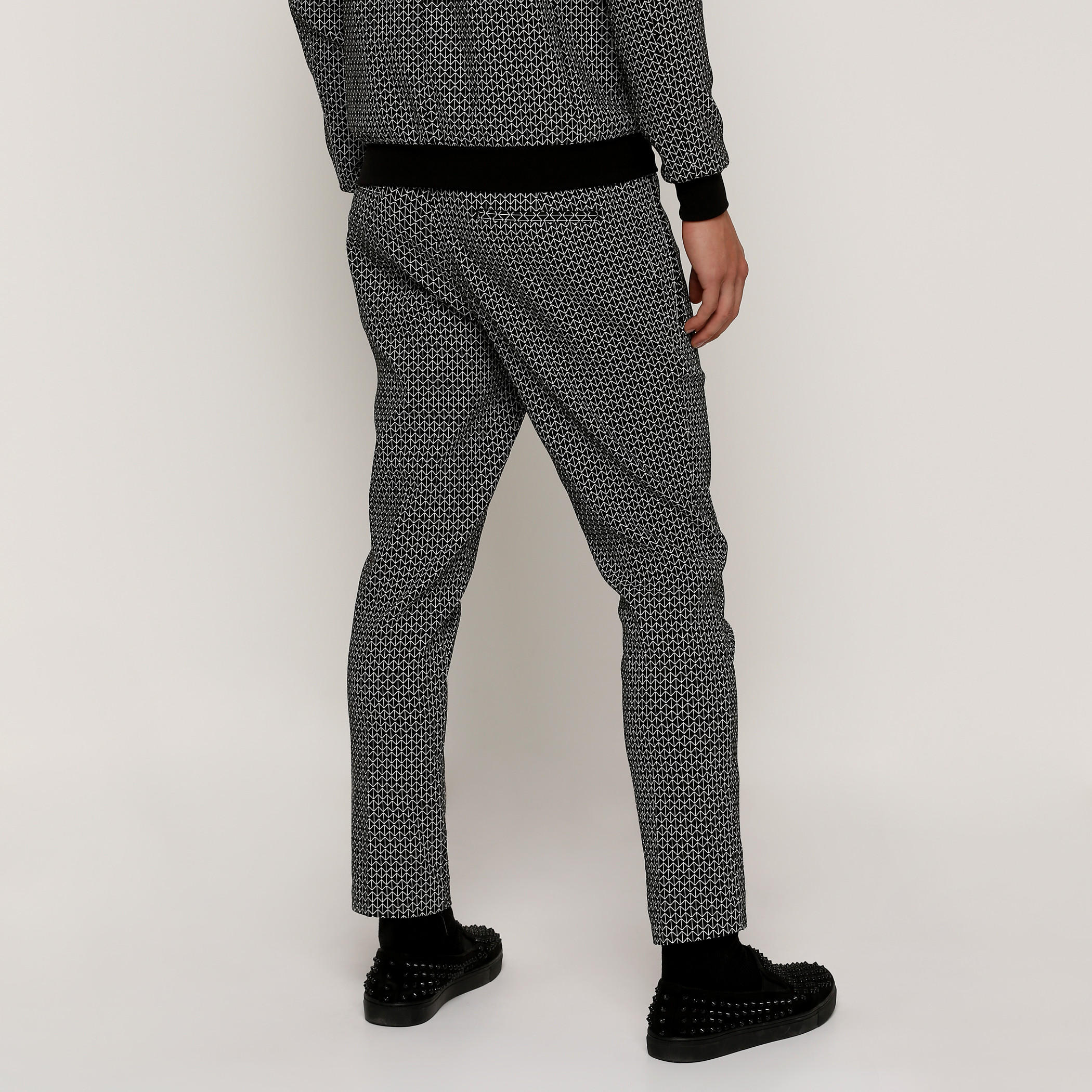 بنطال طويل بجيوب وطبعات-men-clothing-bottoms-trousersandchinos-trousers-image-2