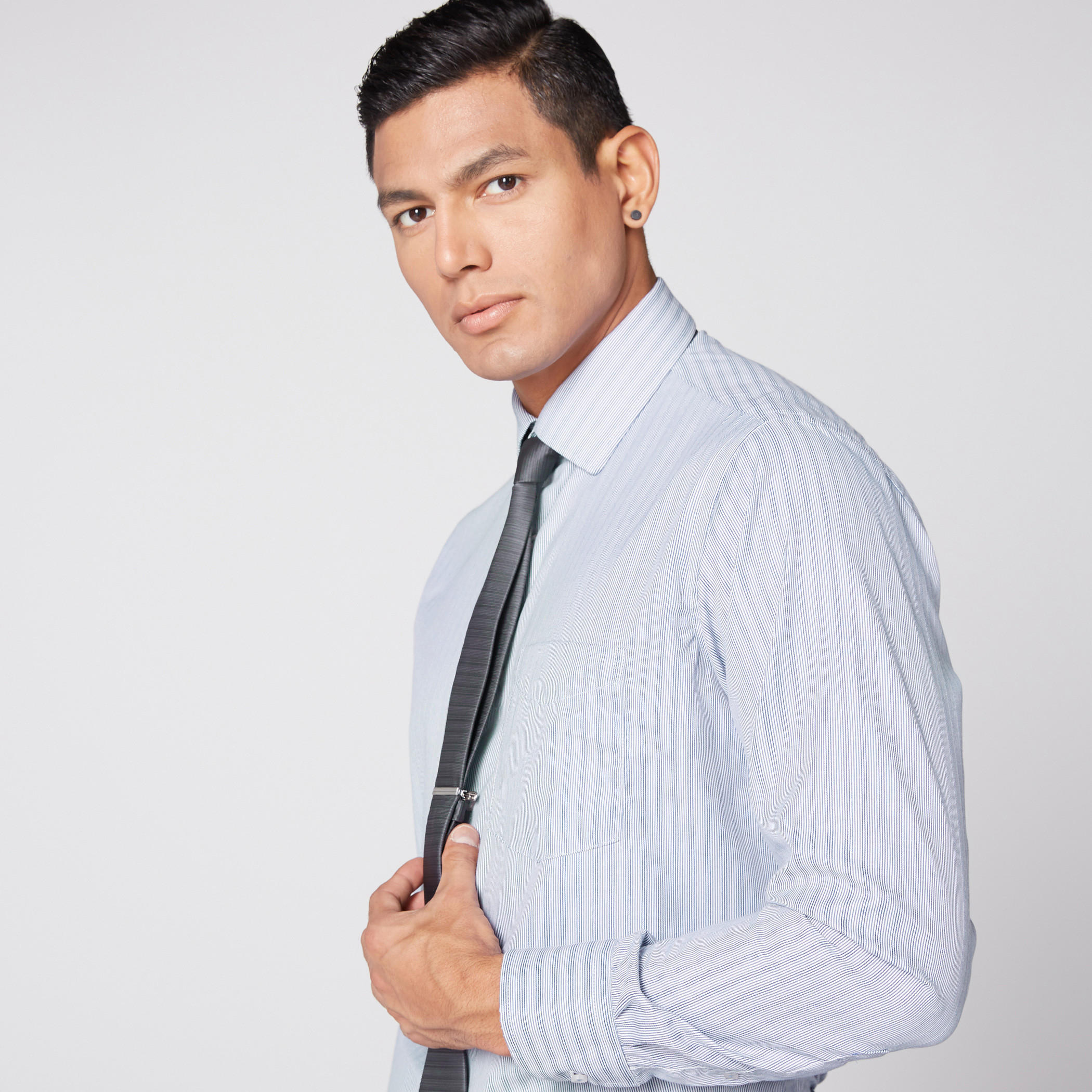 ربطة عنق مقلّمة بقصّة عادية-men-tiesandcufflinks-pocketsquares-image-2