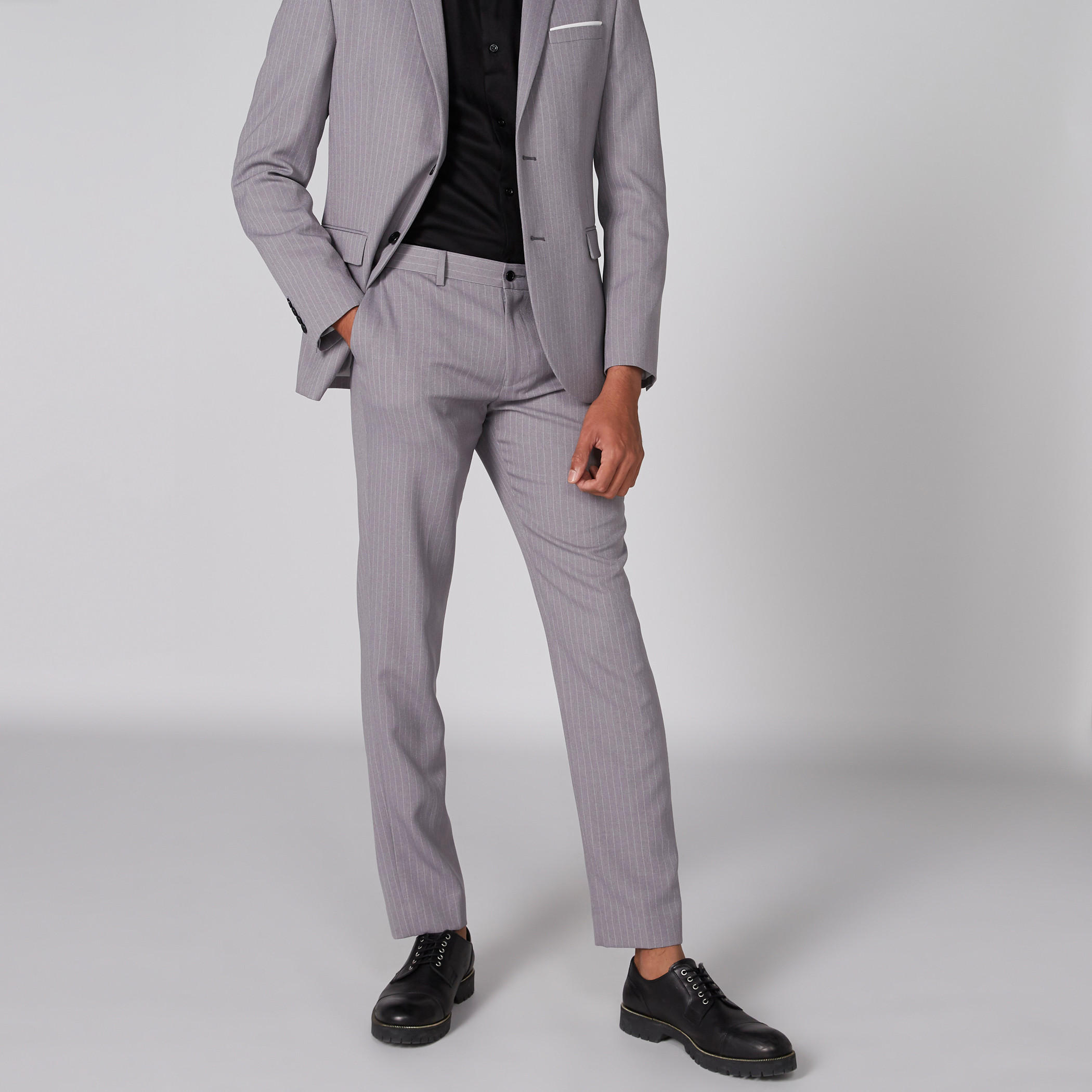 بنطال طويل مقلم بسحاب إغلاق وجيوب-men-clothing-bottoms-trousersandchinos-trousers-image-1