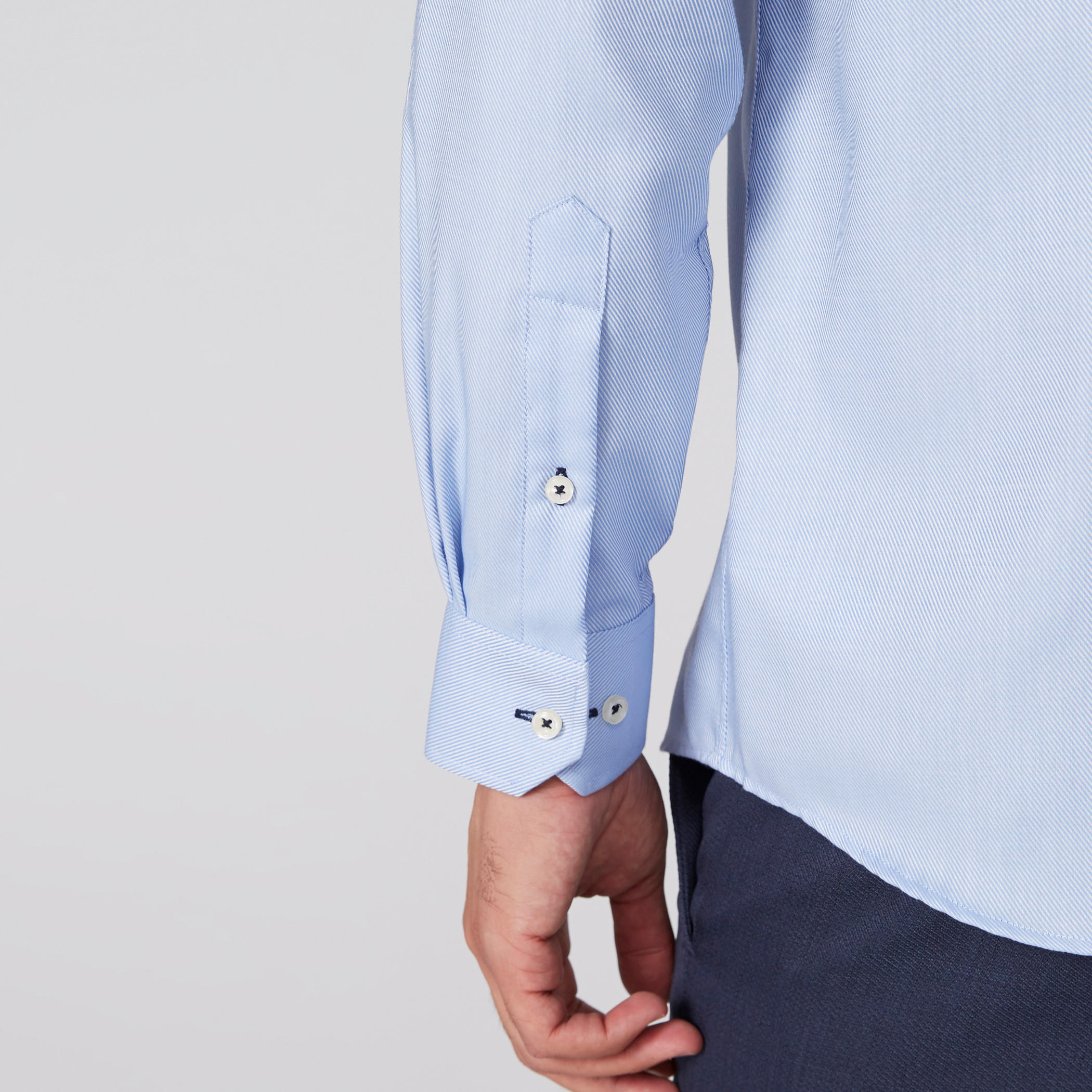 قميص بأكمام طويلة وأزرار وجيب على الصدر-men-clothing-shirts-image-4