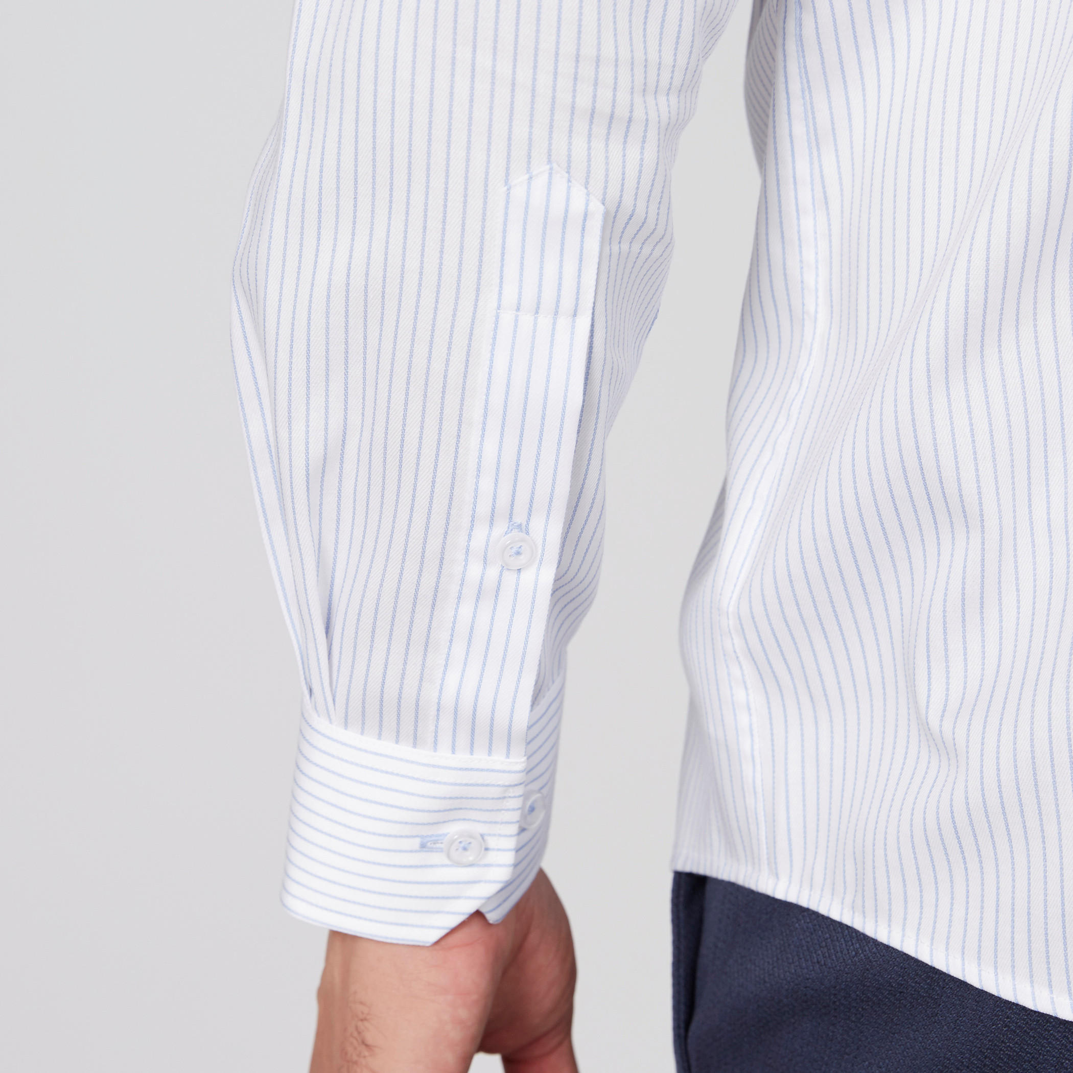 قميص مقلّم بأكمام طويلة وأزرار-men-clothing-shirts-image-4