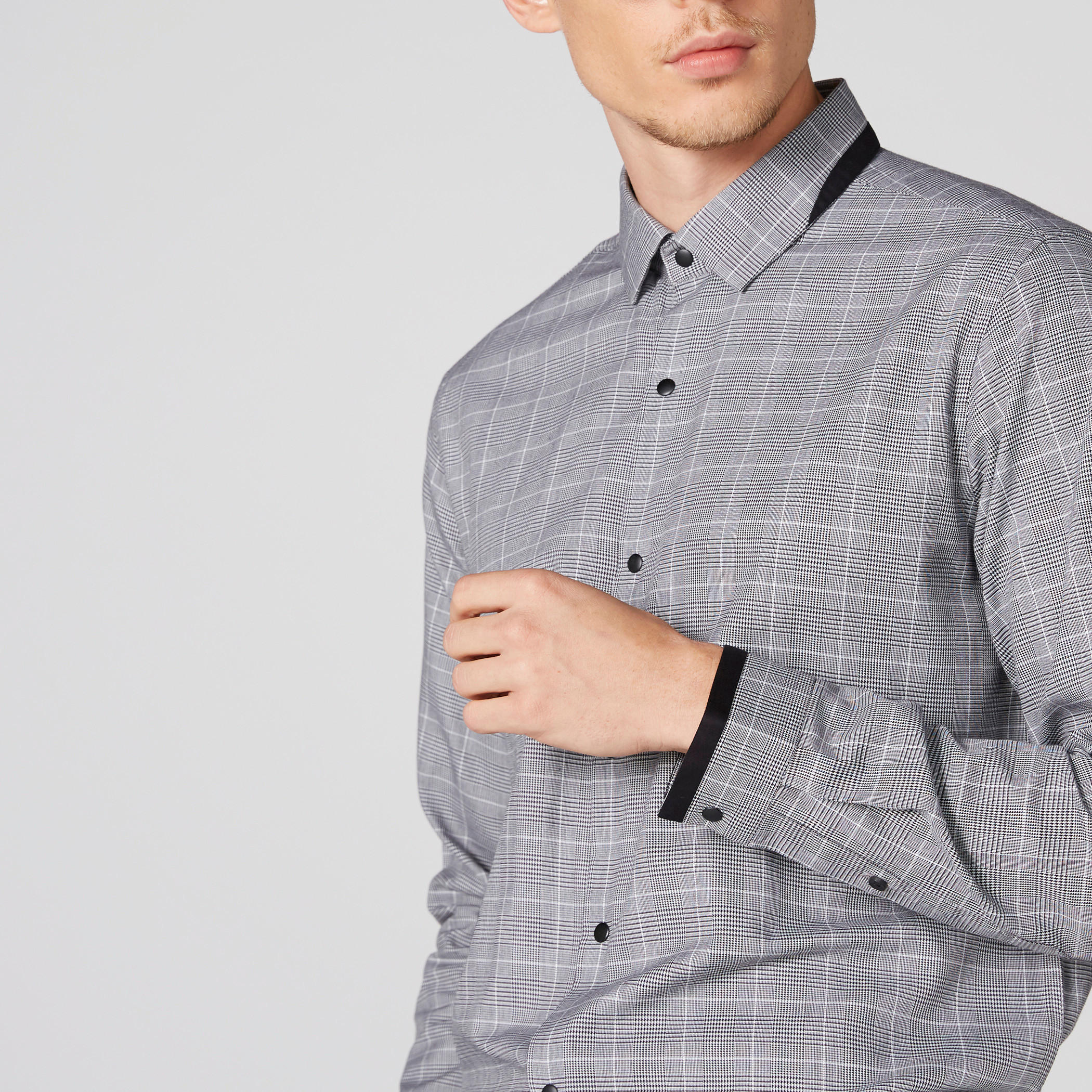 قميص كاروهات بأكمام طويلة وأزرار-men-clothing-shirts-image-4