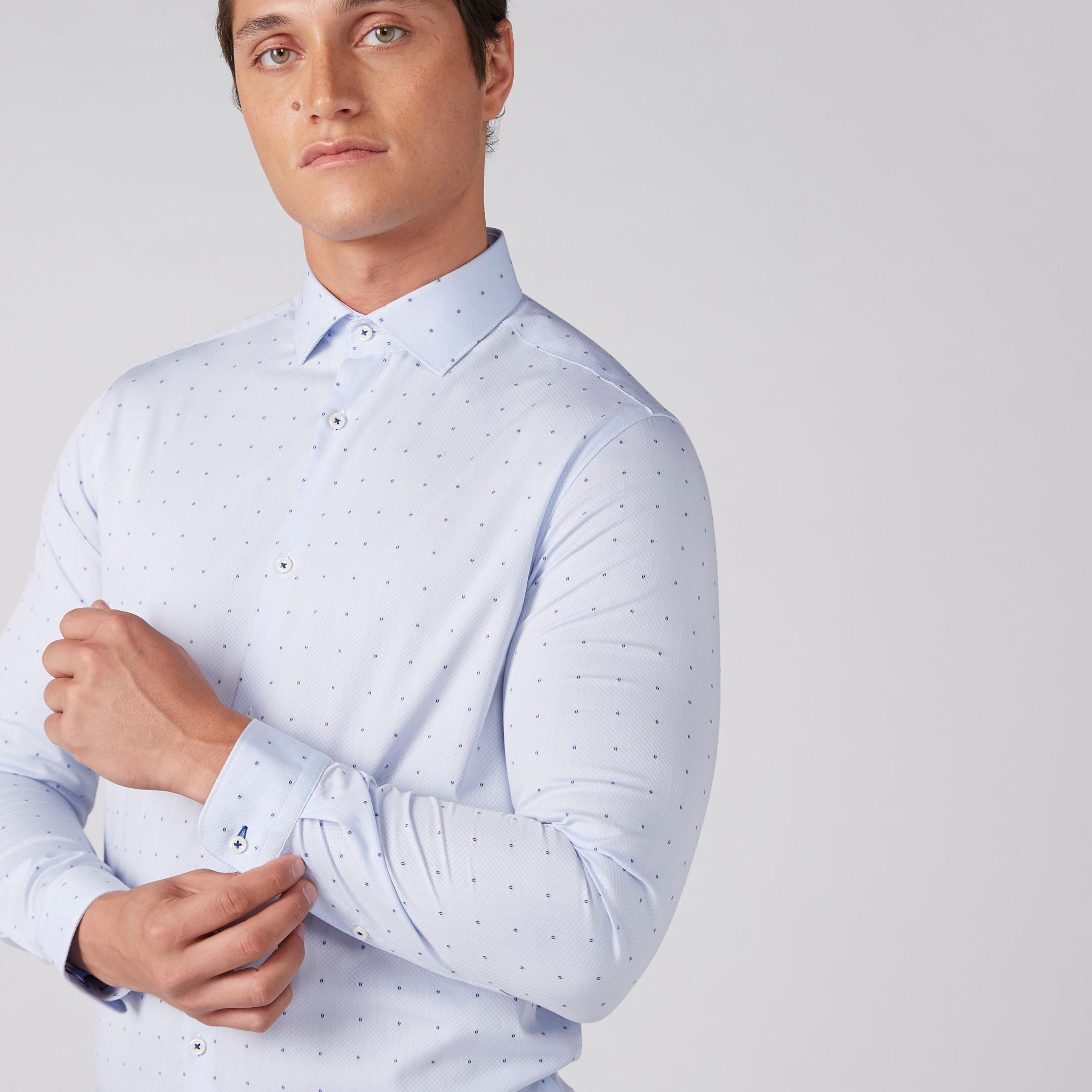 قميص بأكمام طويلة وأزرار وطبعات منقّطة-men-clothing-shirts-image-1
