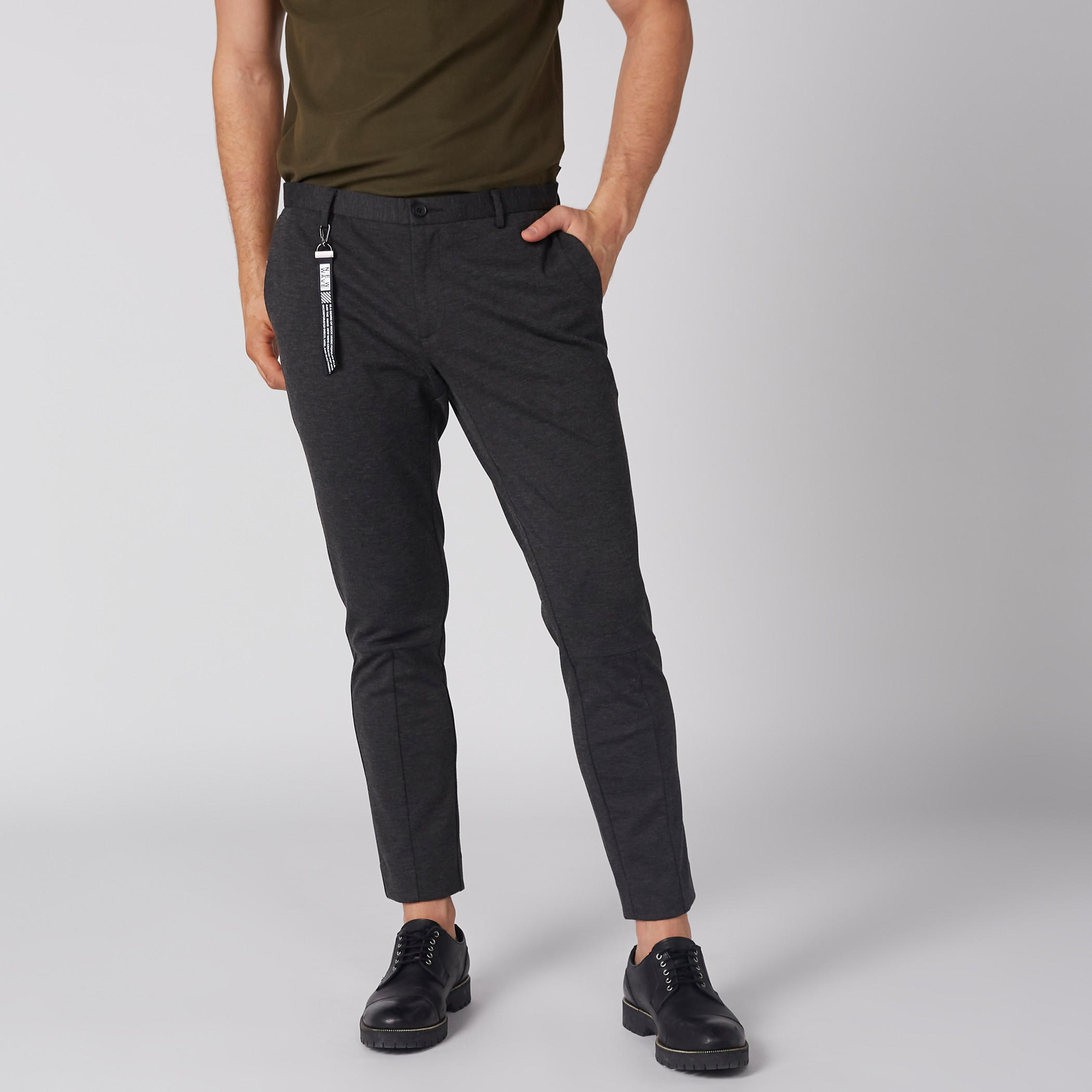 بنطال طويل عالي الخصر بزر إغلاق وجيوب-men-clothing-bottoms-trousersandchinos-trousers-image-1