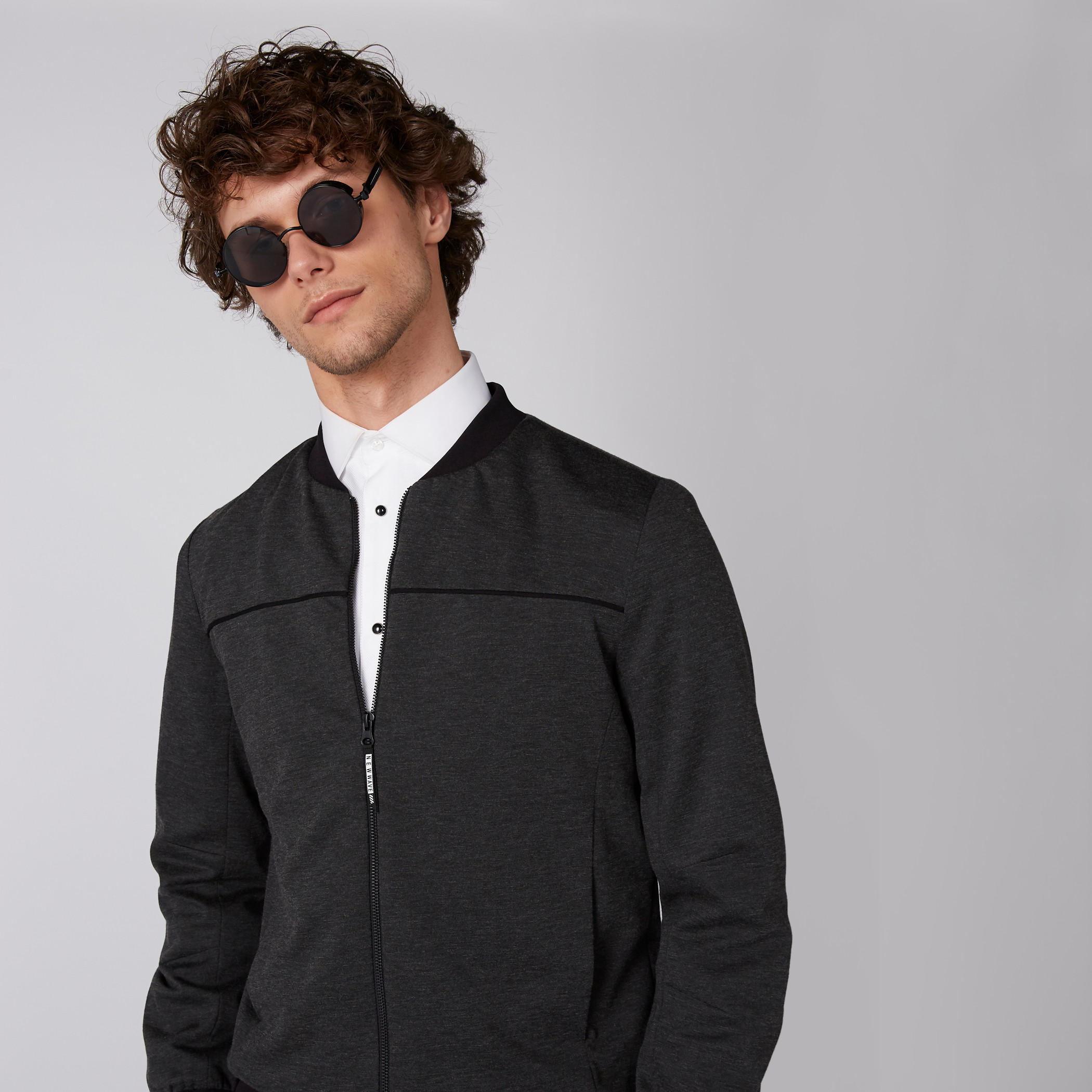 جاكيت بومبر بأكمام طويلة وجيب وسحّاب للإغلاق-men-clothing-jacketsandblazers-jackets-image-1