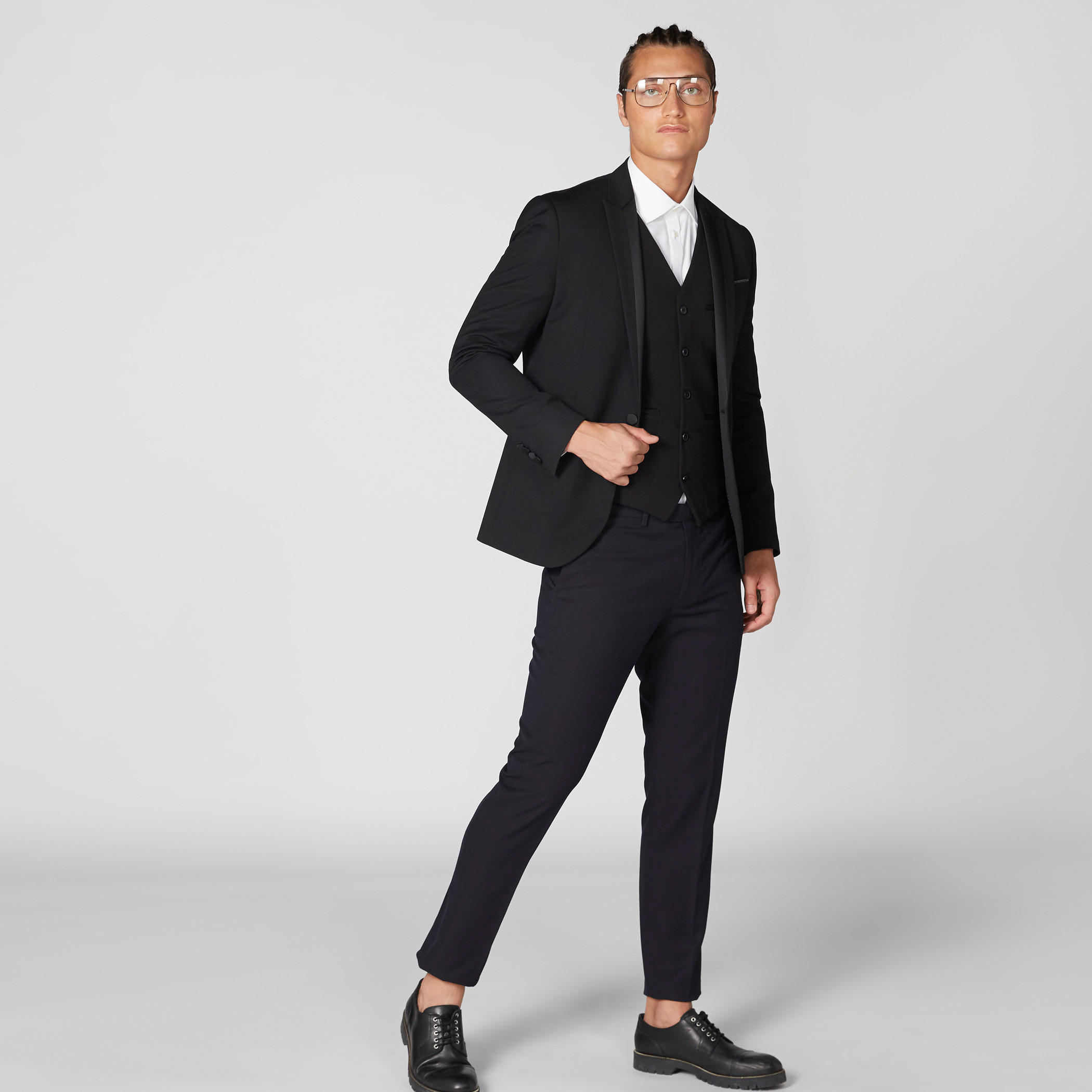 Sleeveless Waistcoat with Complete Placket and Pocket Detail-men-clothing-jacketsandblazers-coats-image-3