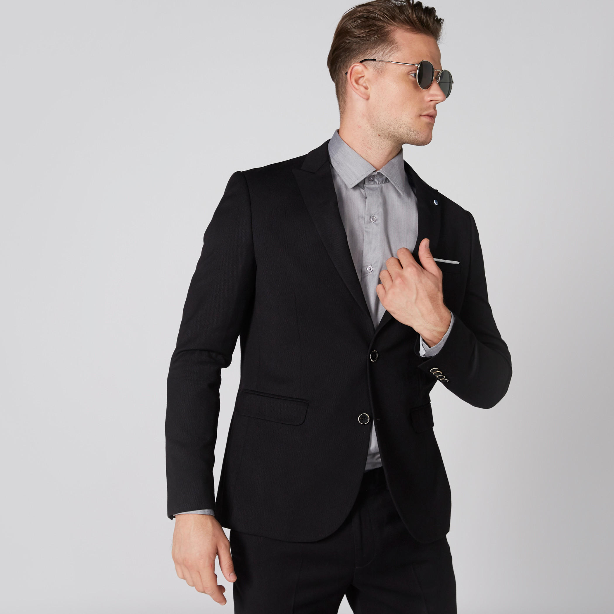 Notched Lapel Formal Jacket with Long Sleeves and Button Closure-men-winterwear-jacketsandblazers-image-4