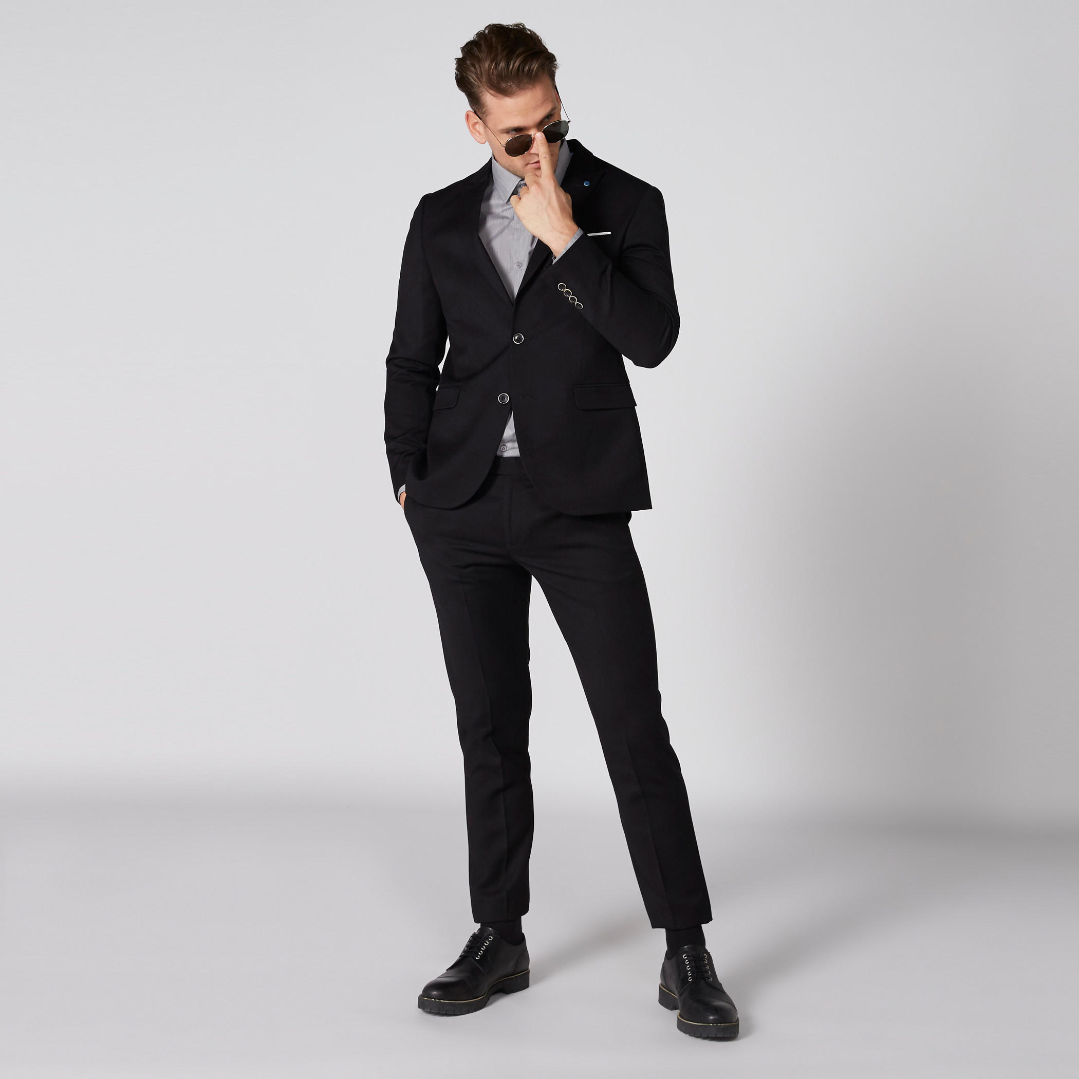 بنطال طويل بارز الملمس بزر إغلاق وجيوب-men-clothing-bottoms-trousersandchinos-trousers-image-1
