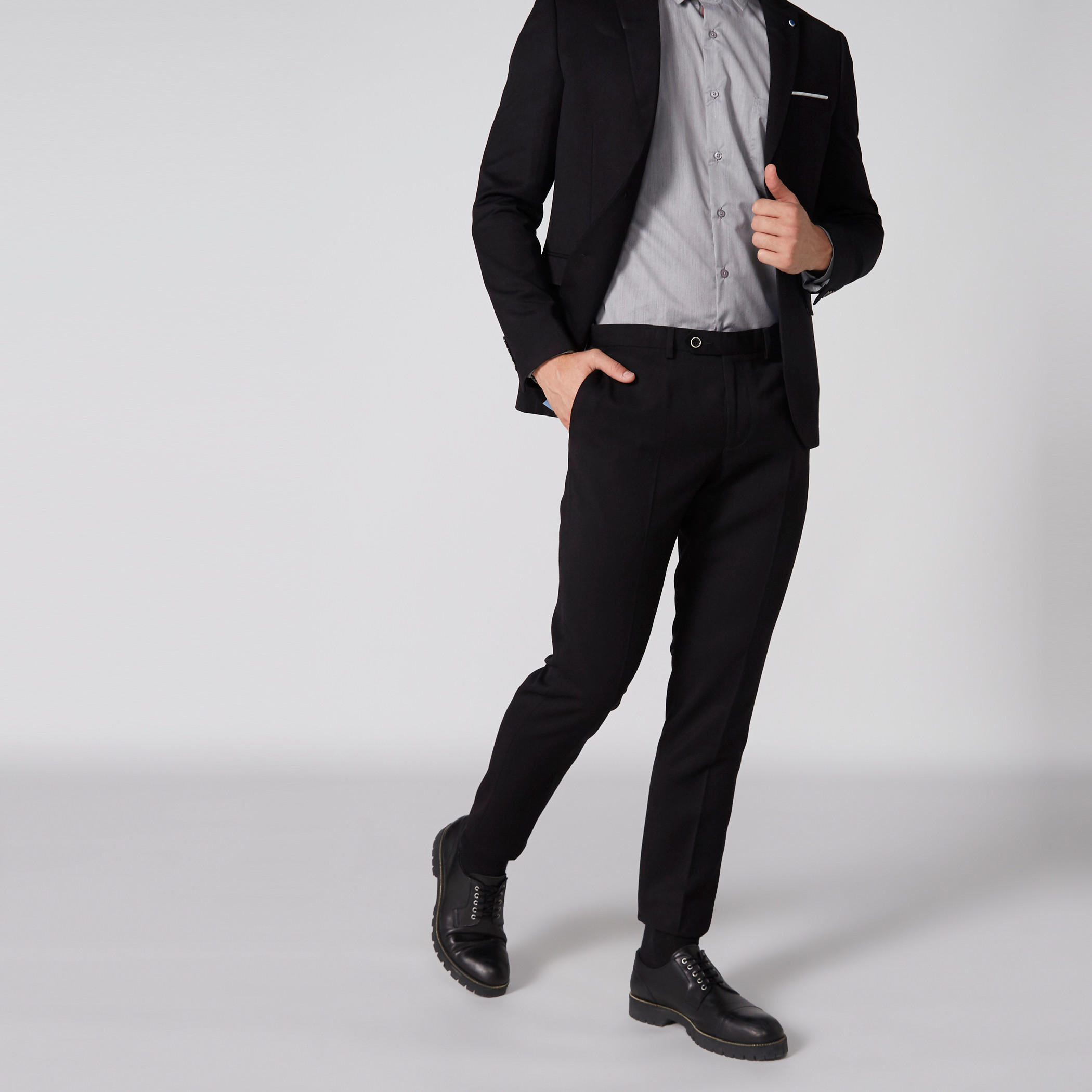 بنطال طويل بارز الملمس بزر إغلاق وجيوب-men-clothing-bottoms-trousersandchinos-trousers-image-3