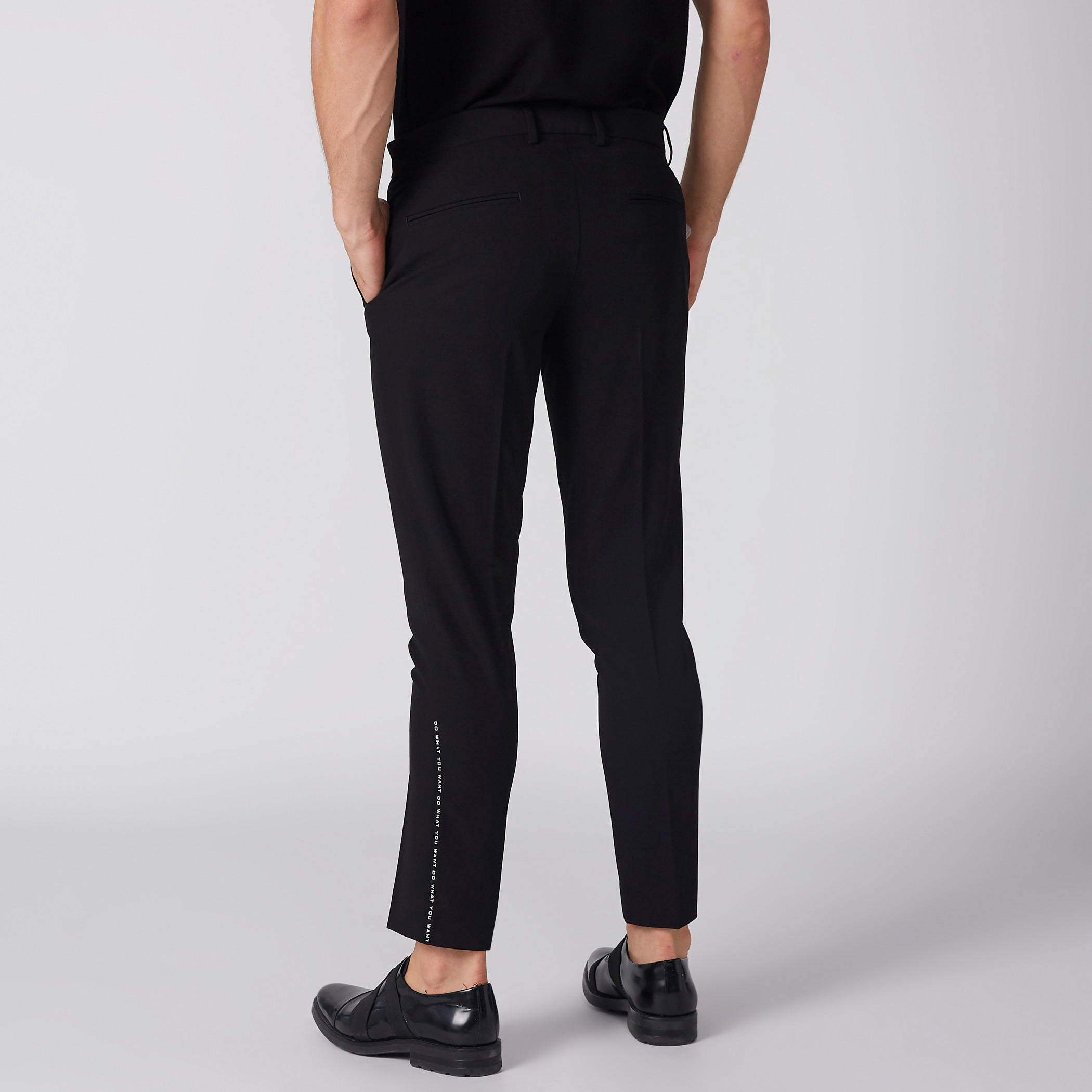 بنطال طويل مزيّن بجيب-men-clothing-bottoms-trousersandchinos-trousers-image-1