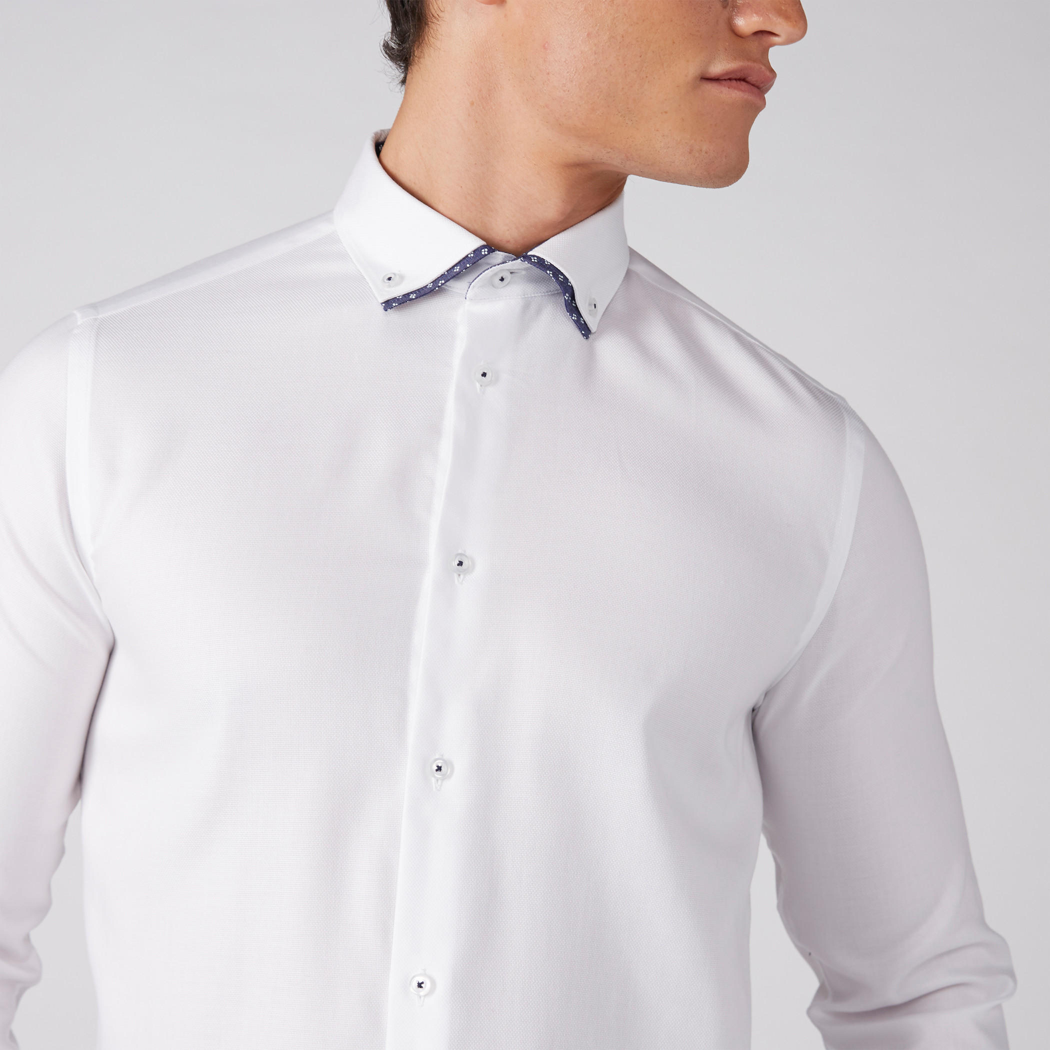 قميص بياقة مزدوجة وأكمام طويلة وأزرار-men-clothing-shirts-image-4