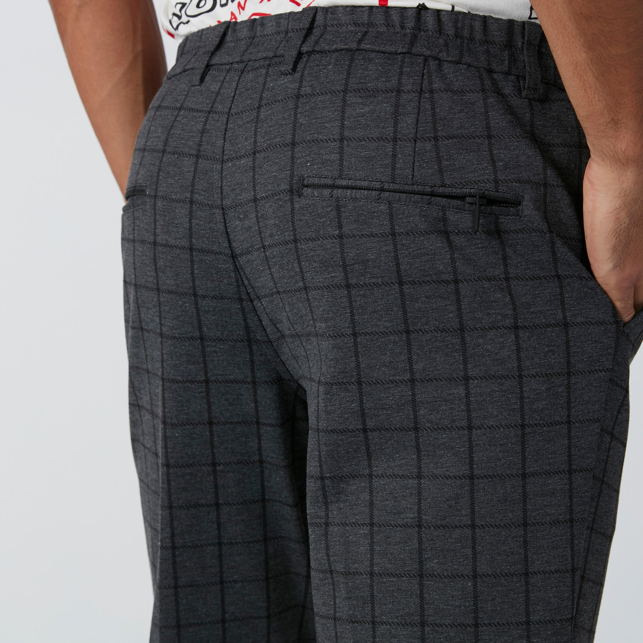 بنطال كاروهات بجيوب وخصر متوسط الارتفاع-men-clothing-bottoms-trousersandchinos-trousers-image-4