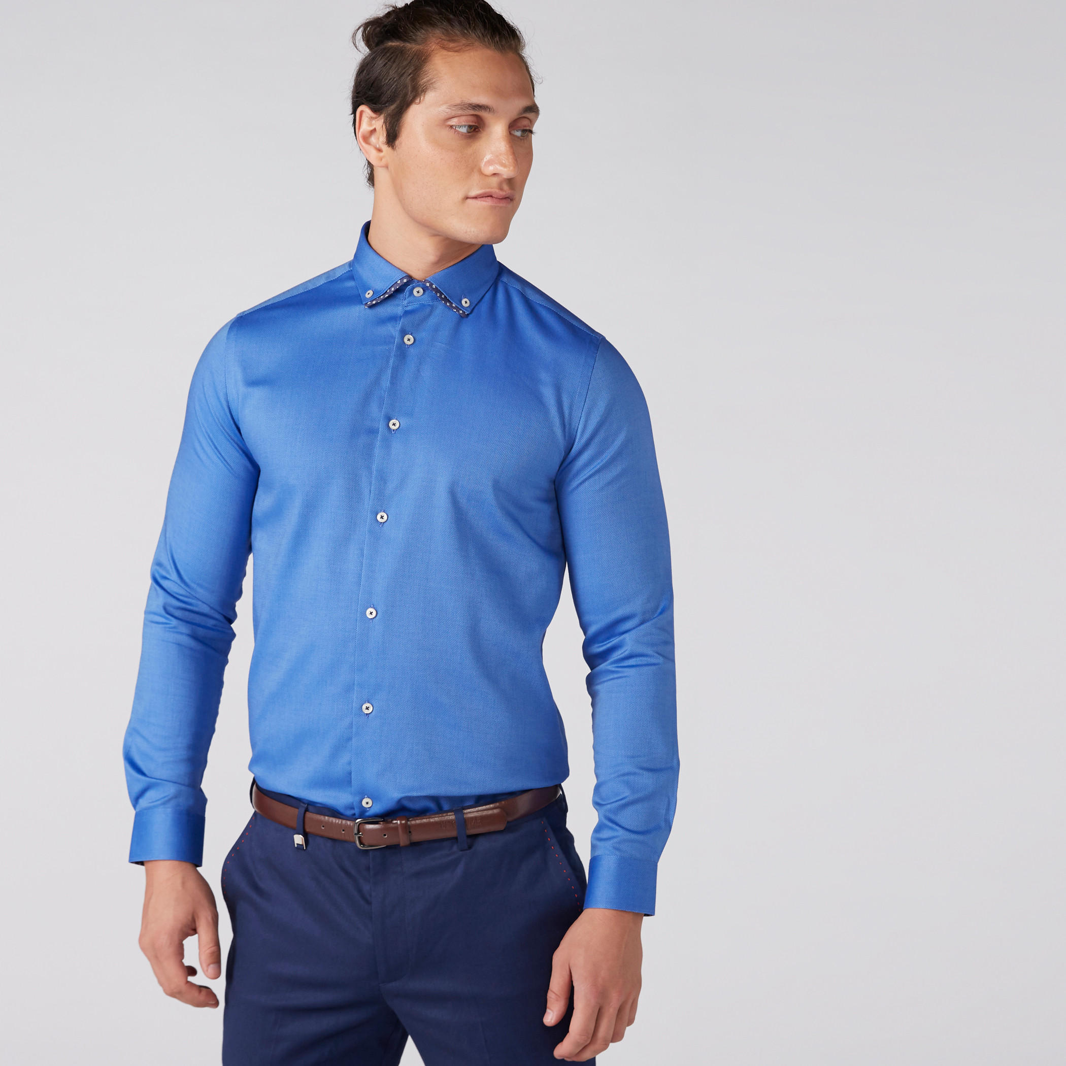 قميص بياقة مزدوجة وأكمام طويلة وأزرار-men-clothing-shirts-image-3