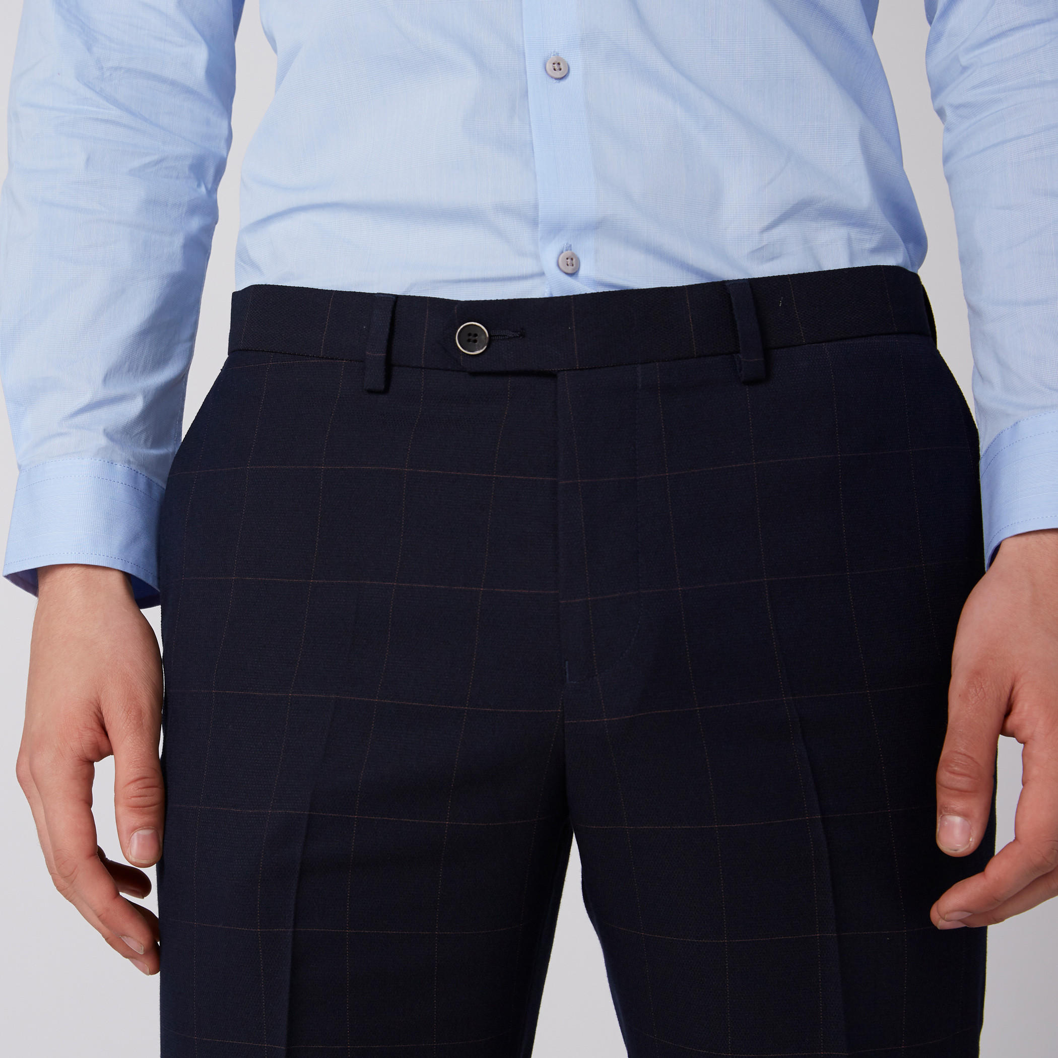 بنطال كاروهات طويل بزر إغلاق وجيوب-men-clothing-bottoms-trousersandchinos-trousers-image-5
