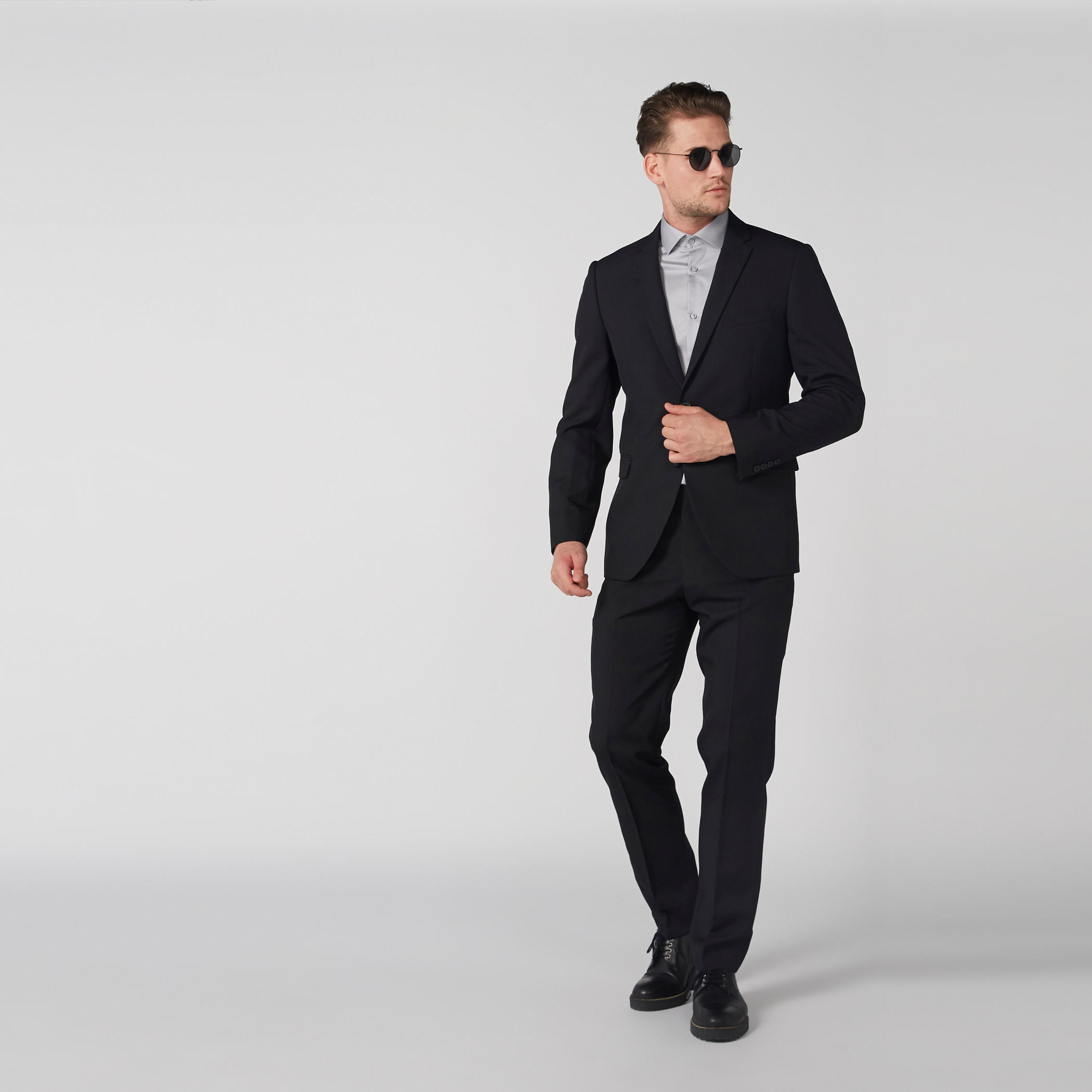 بنطال طويل بأزرار وتفاصيل جيوب-men-clothing-bottoms-trousersandchinos-trousers-image-4