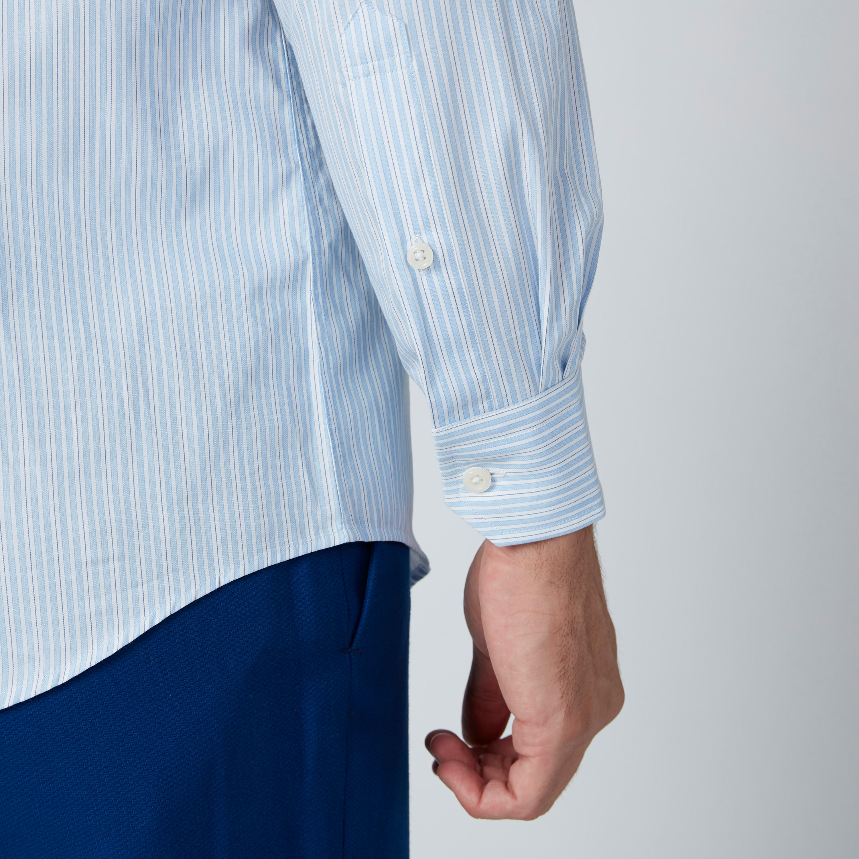 قميص مقلّم بأكمام طويلة وجيوب-men-clothing-shirts-image-5