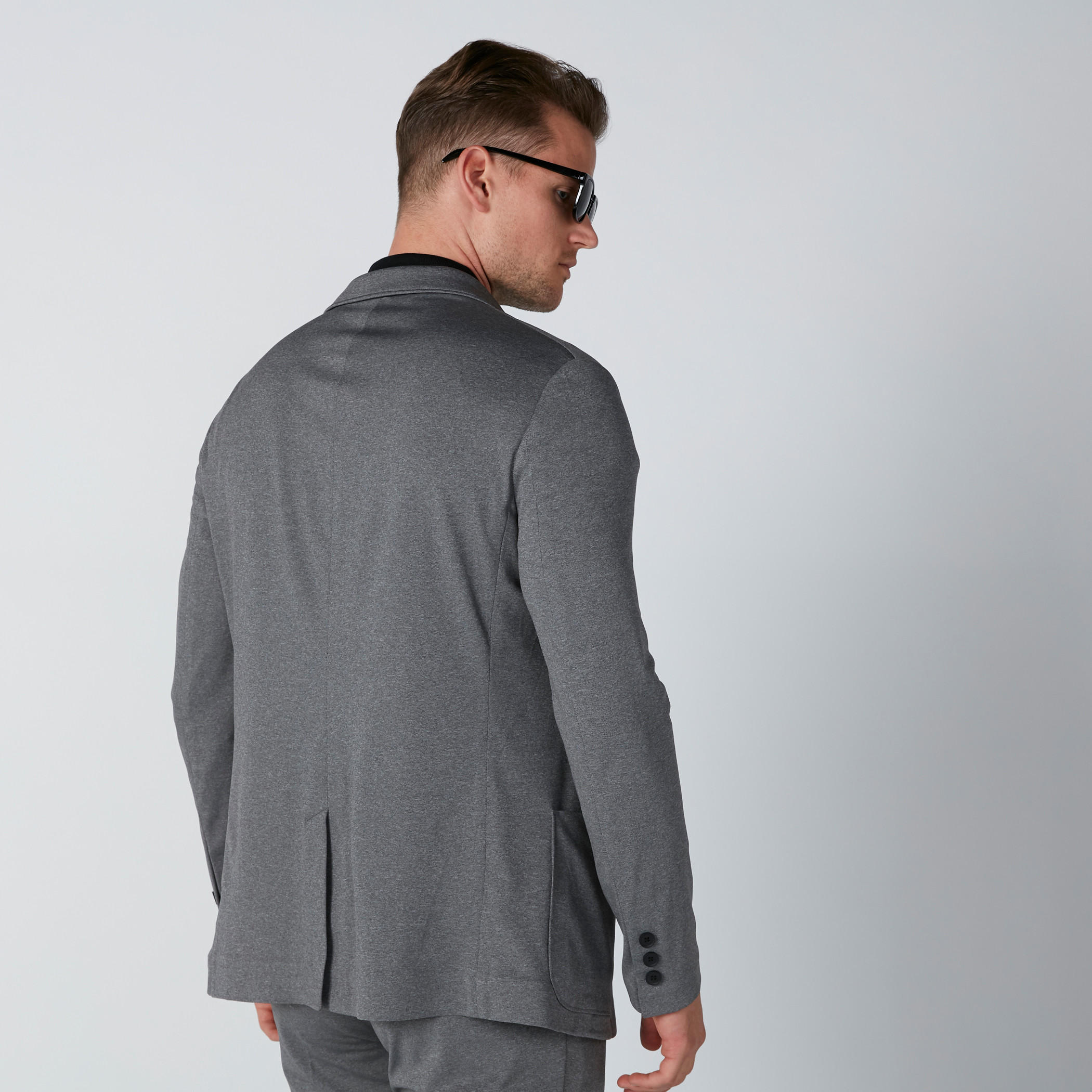 جاكيت بأكمام طويلة وجيوب وفتحة خلفية-men-winterwear-jacketsandblazers-image-2