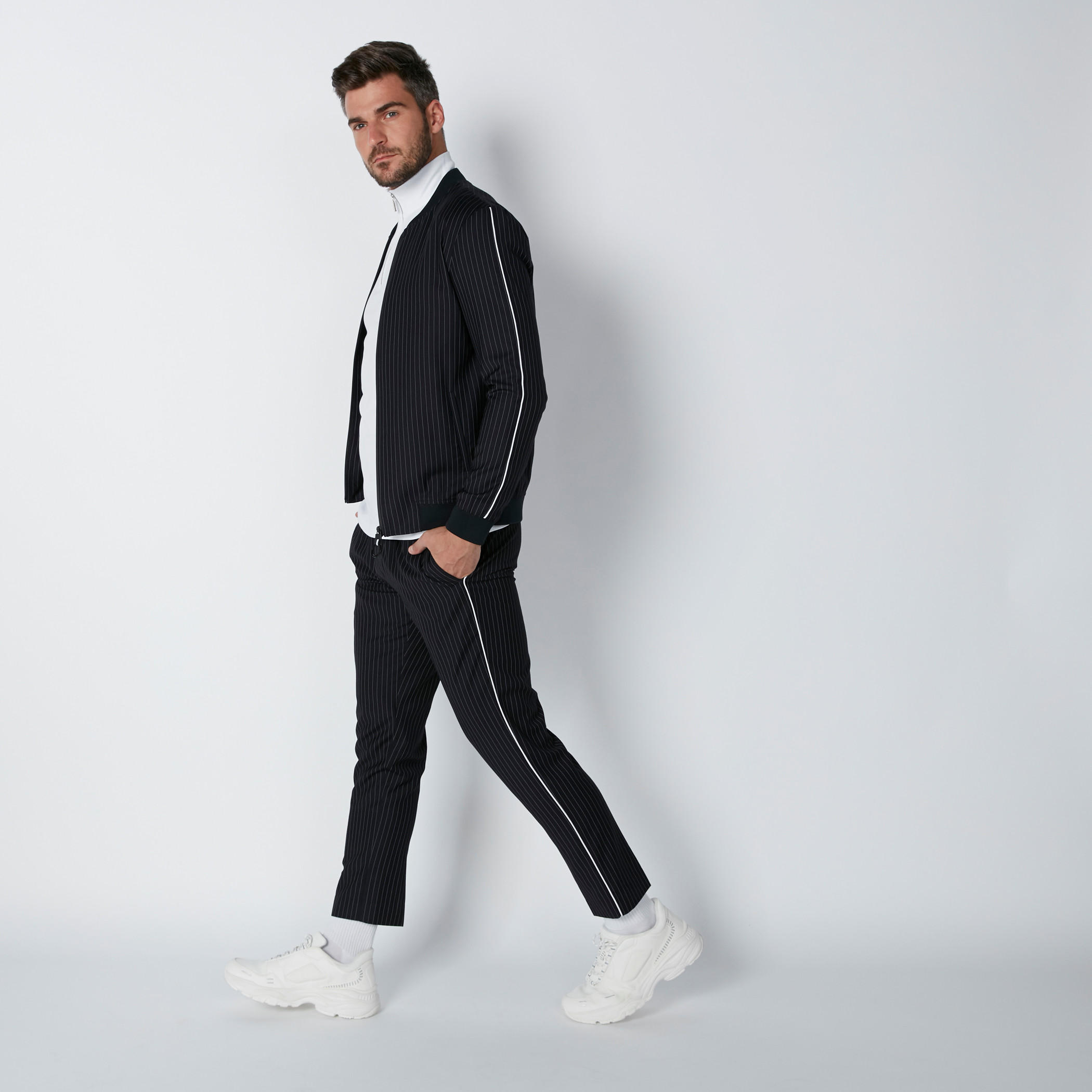 جاكيت مقلّم بسحّاب إغلاق وجيوب-men-clothing-jacketsandblazers-jackets-image-2
