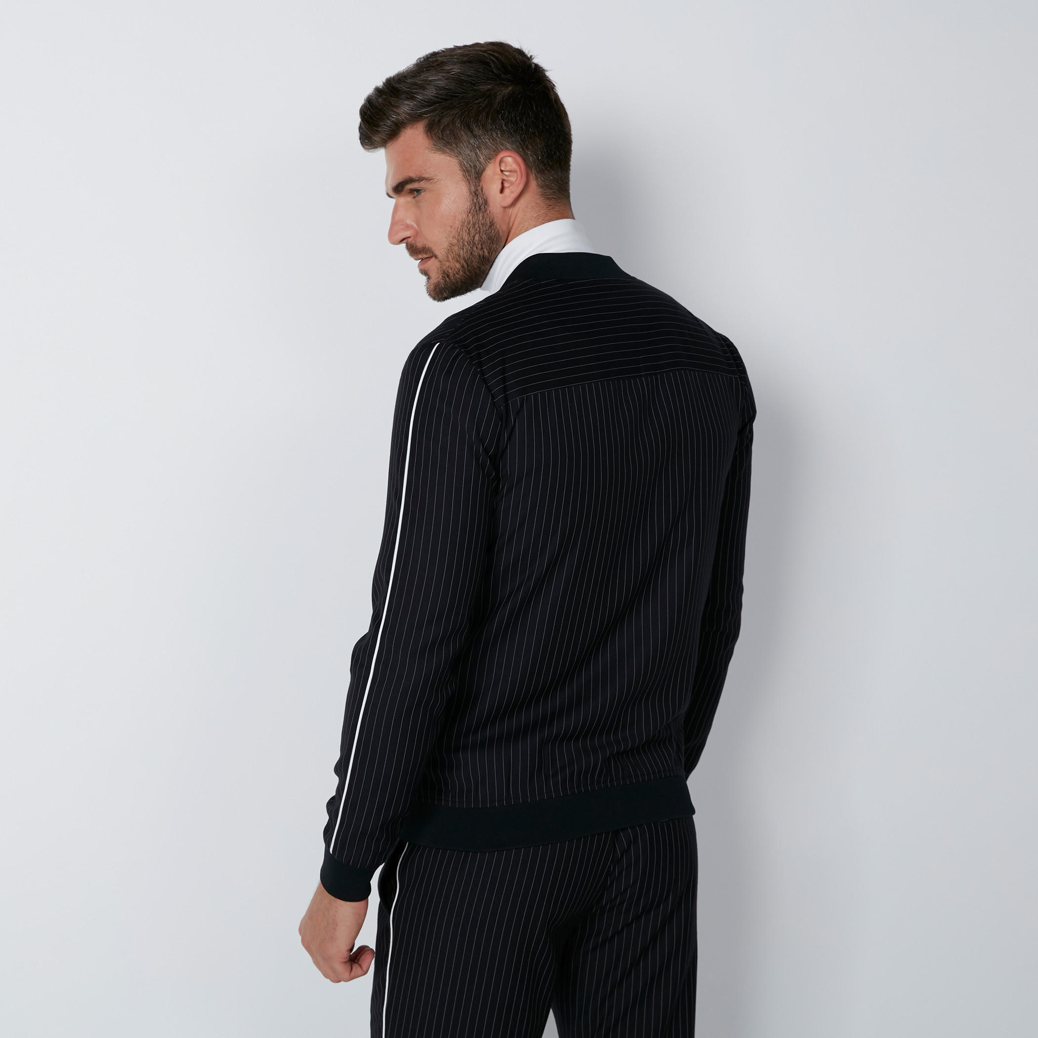 جاكيت مقلّم بسحّاب إغلاق وجيوب-men-clothing-jacketsandblazers-jackets-image-4