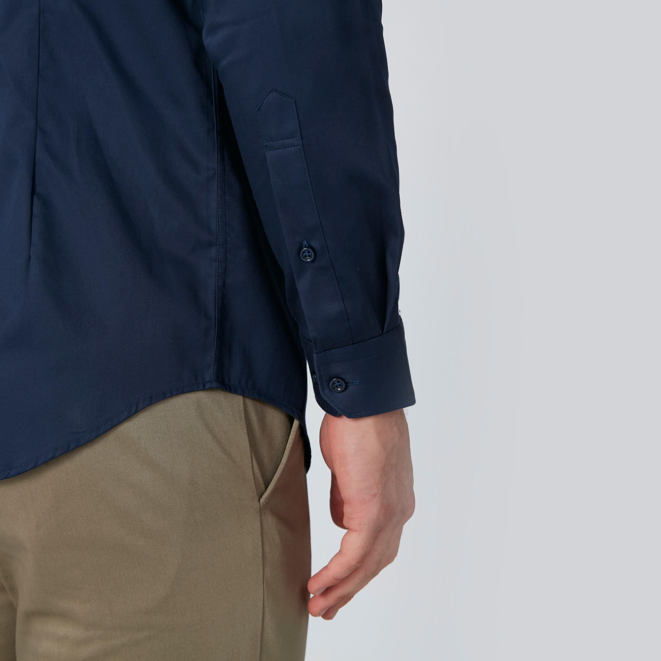 قميص بقصة عادية وأكمام طويلة-men-clothing-shirts-image-4
